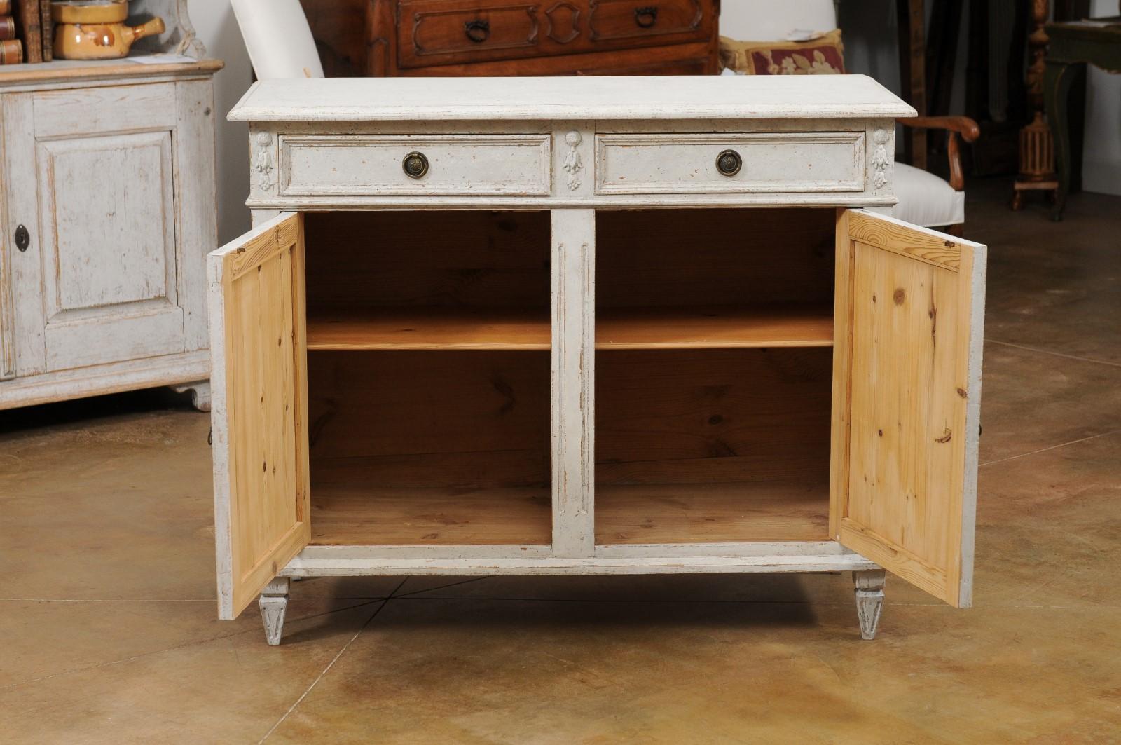 Swedish 1880s Gustavian Style Painted Sideboard with Carved Urns in Diamonds 4