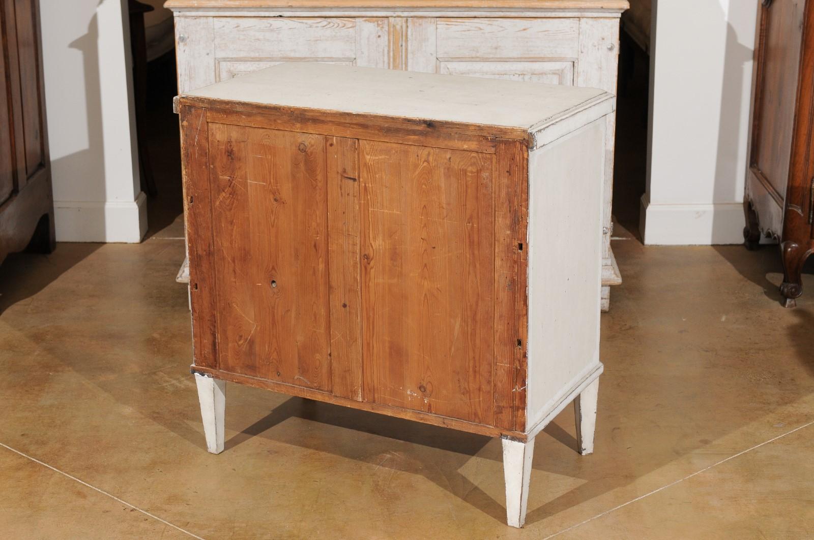 Swedish 1880s Gustavian Style Painted Three-Drawer Chest with Carved Rosettes 3