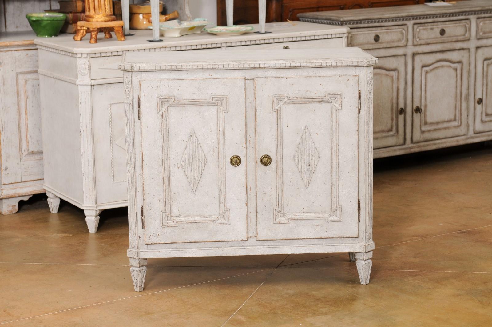 Swedish 1880s Gustavian Style Painted Wood Sideboard with Carved Diamond Motifs For Sale 7