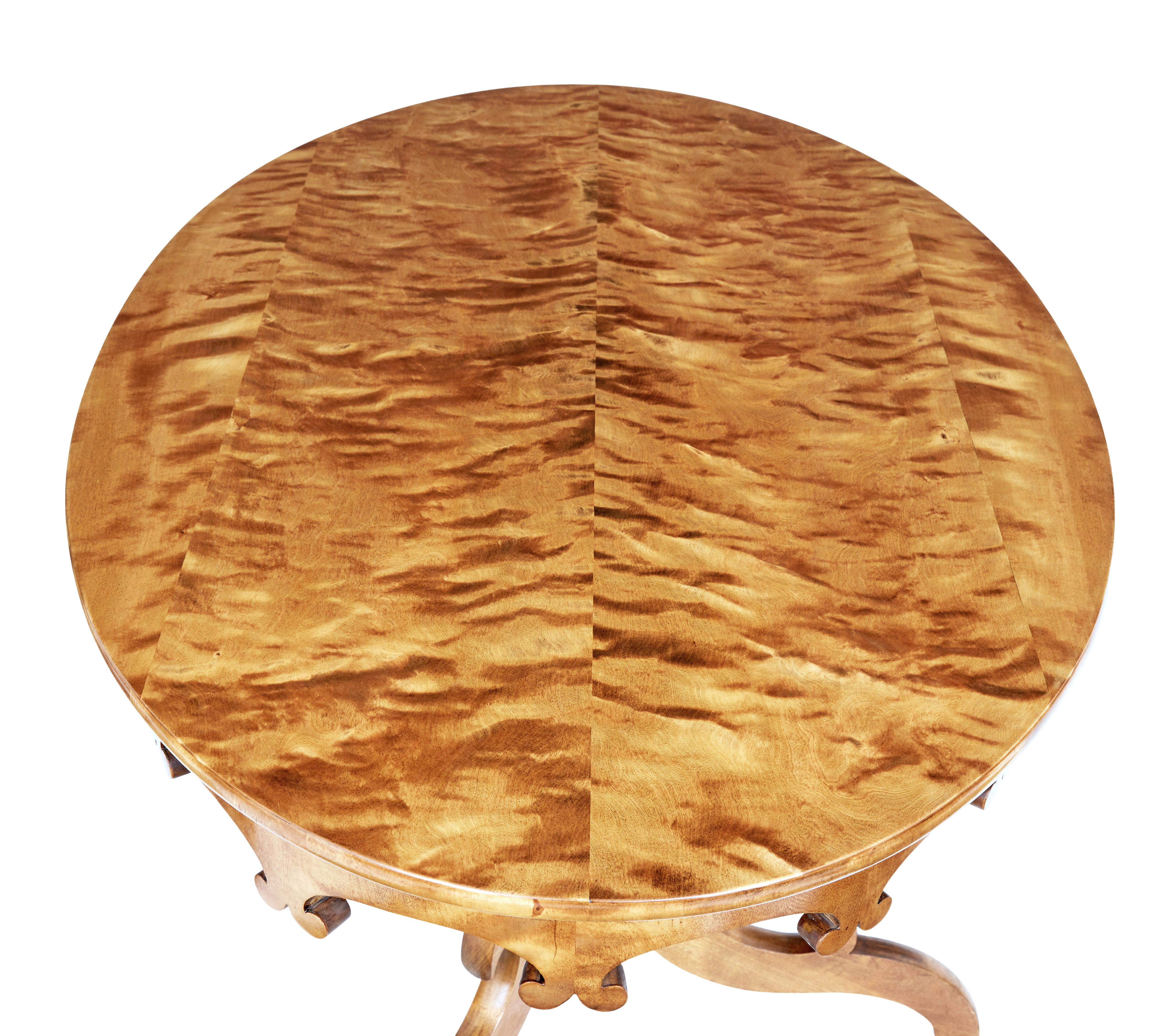 Swedish 1890s Burr Birch Occasional Table with Oval Top and Carved Apron In Good Condition For Sale In Atlanta, GA