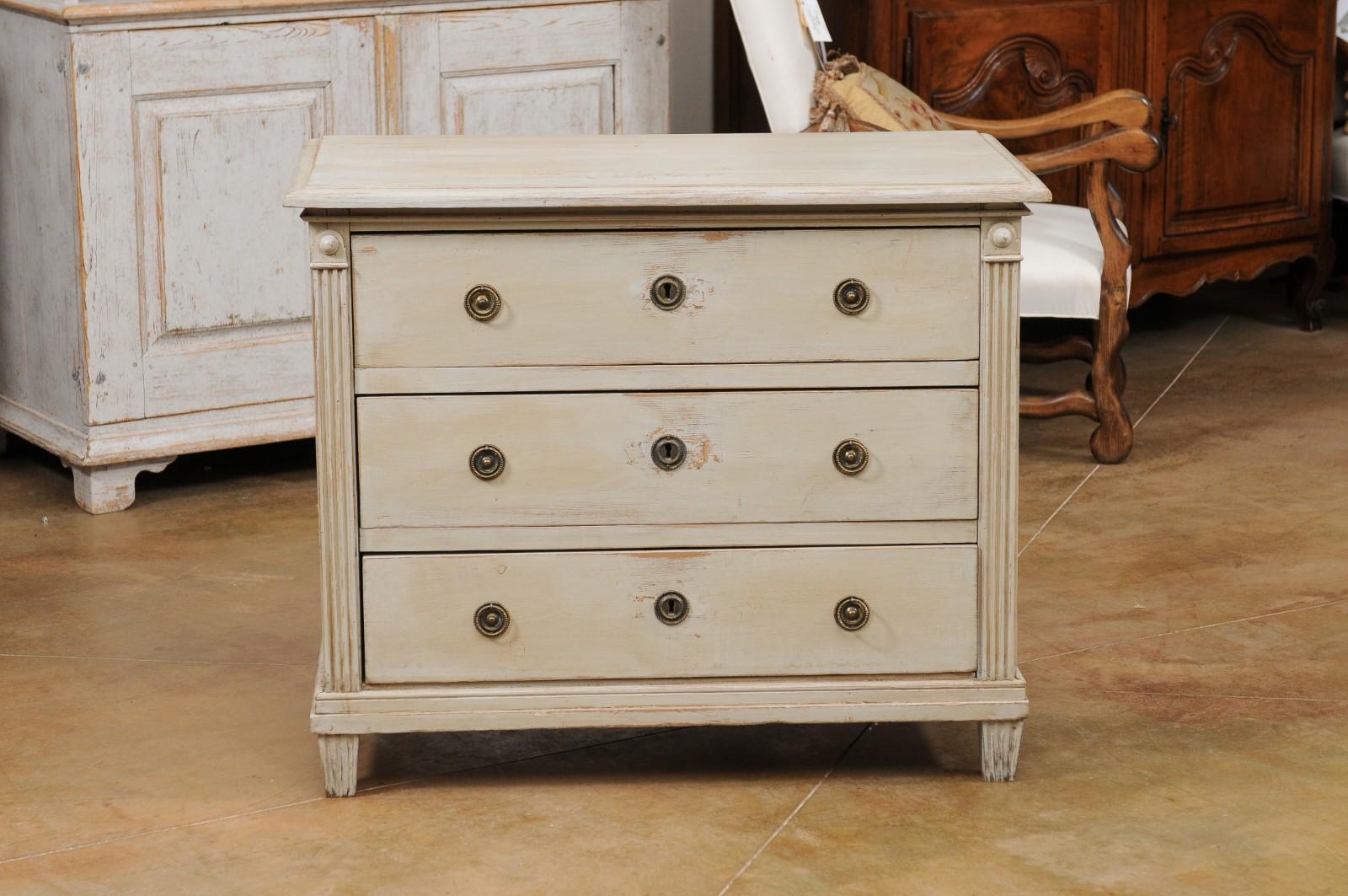 Swedish 1890s Gustavian Style Chest with Three Drawers and Fluted Side Posts 3