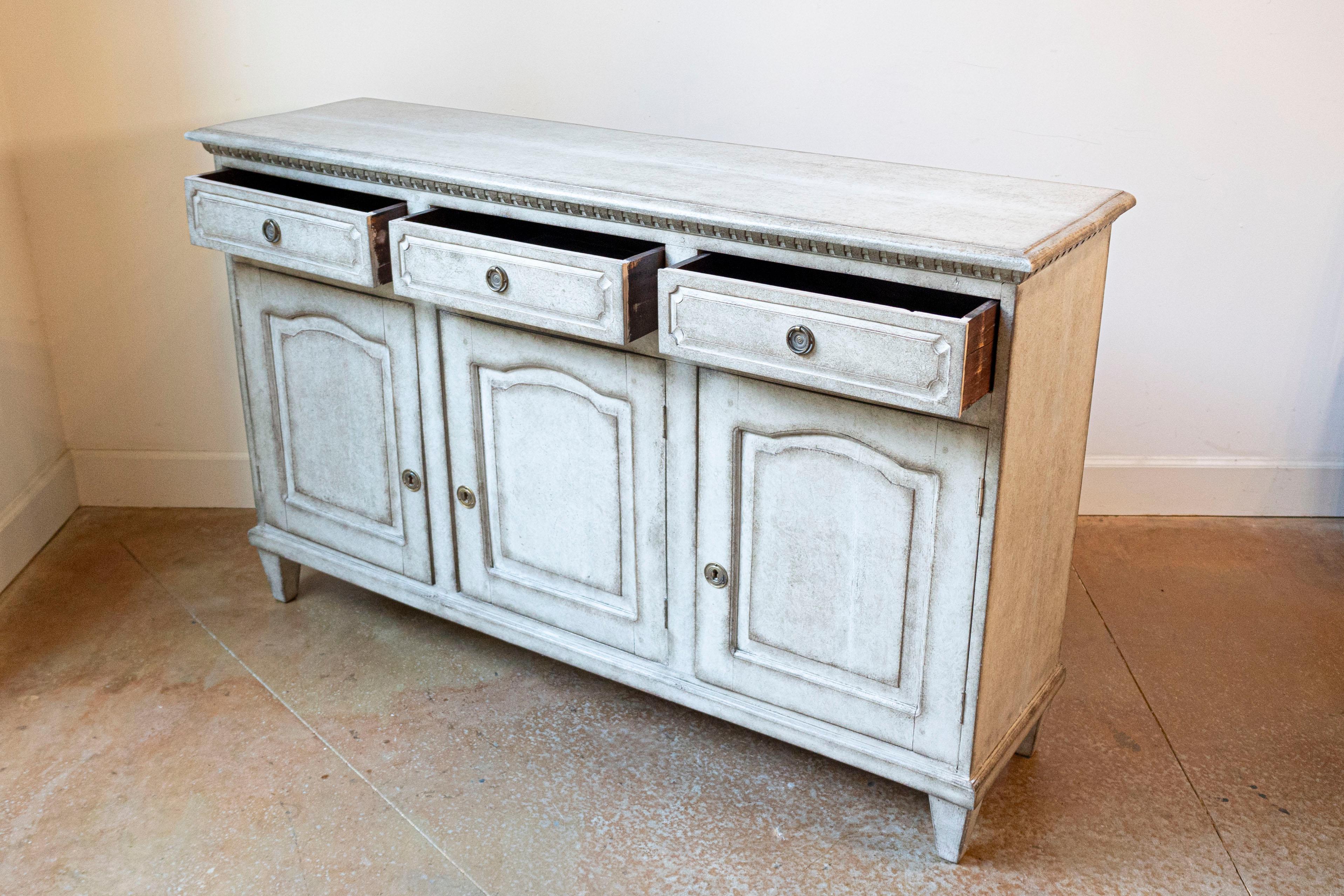 Swedish, 1890s, Painted Wood Sideboard with Three Drawers over Three Doors For Sale 1