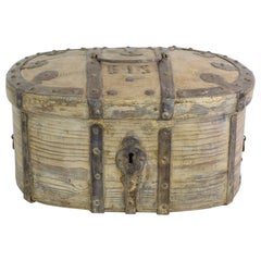 Caja o cofre de viaje sueco de madera curvada del siglo XVIII / XIX