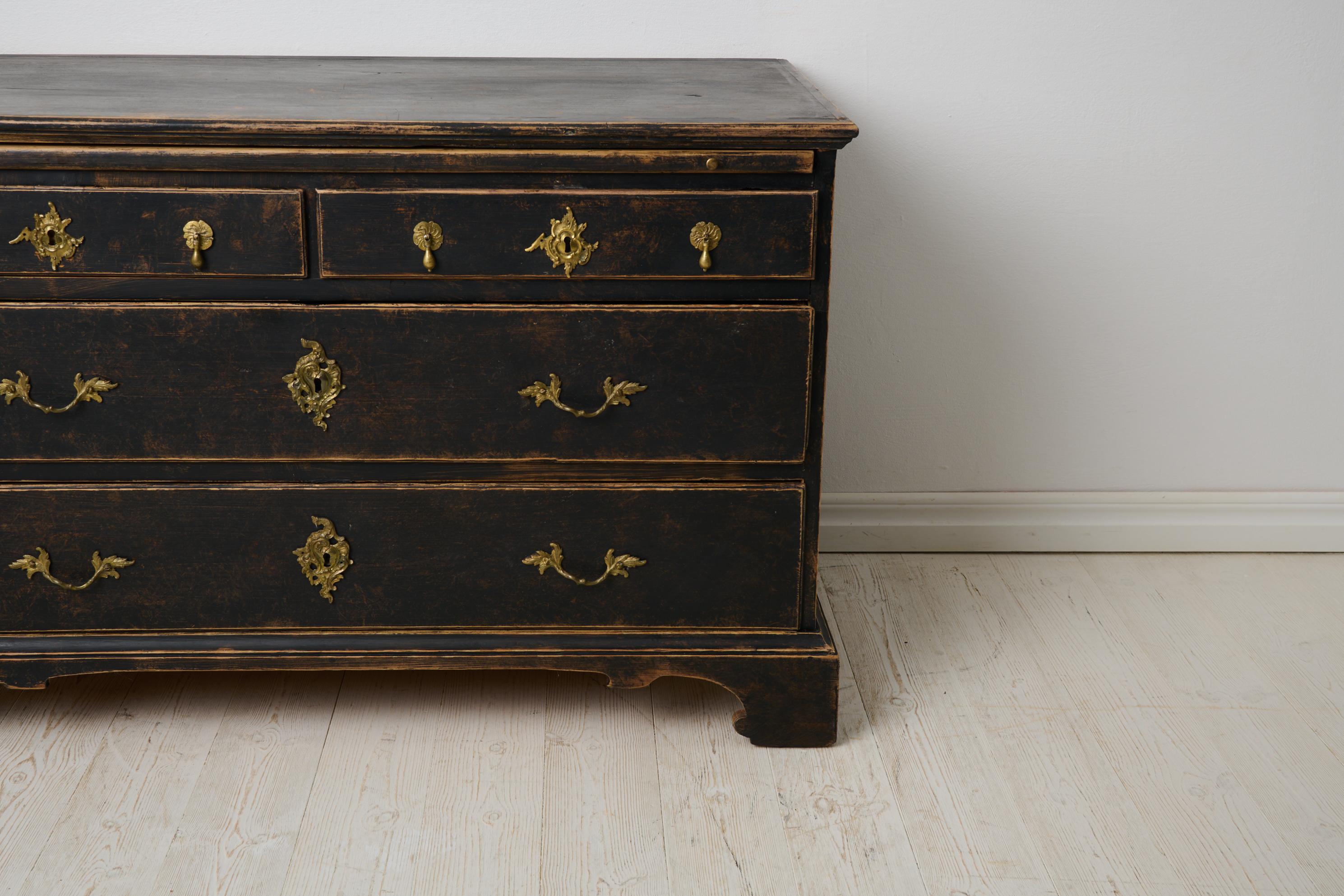 Swedish 18th Century Baroque Chest of Drawers or Commode with Original Hardware For Sale 6