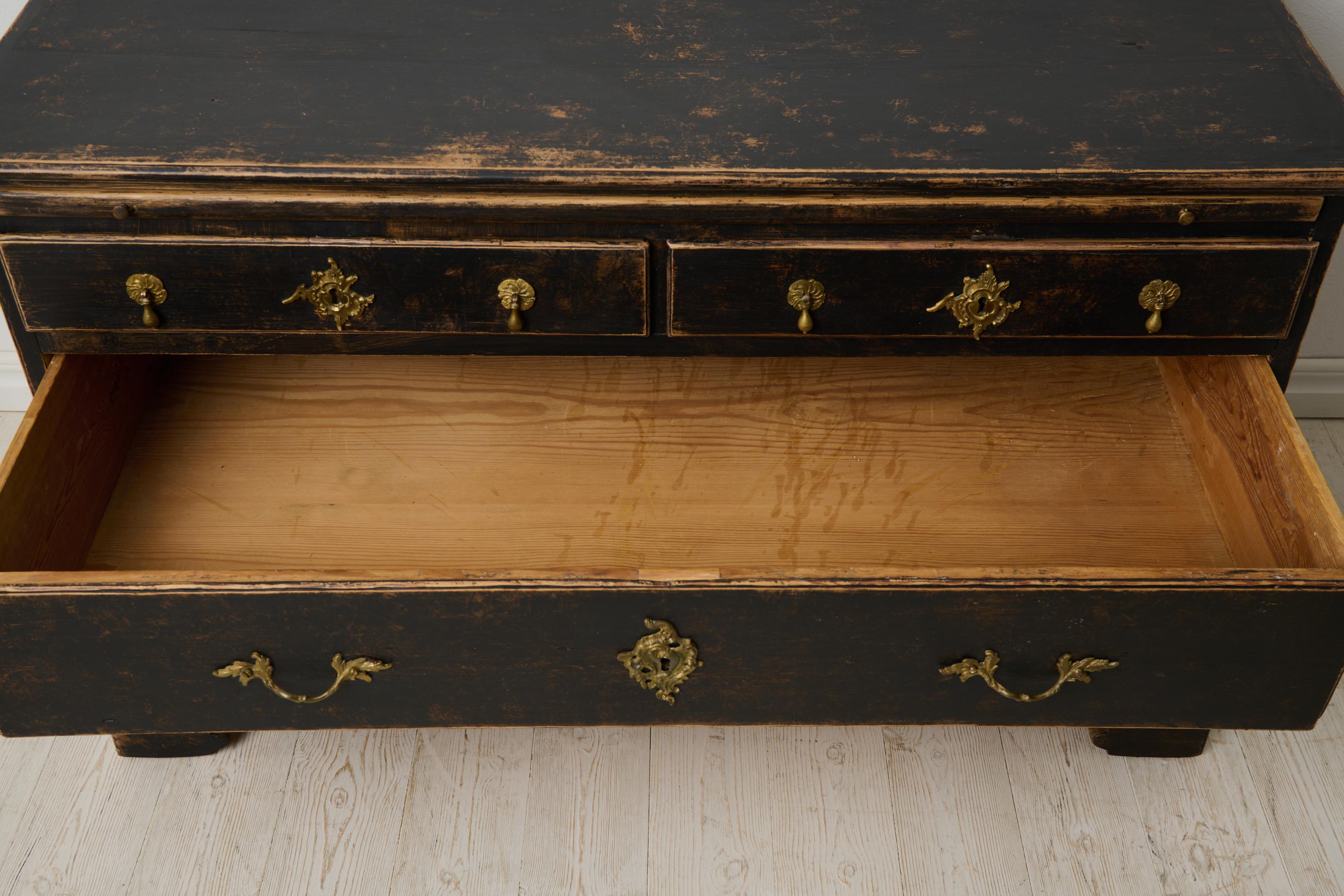Swedish 18th Century Baroque Chest of Drawers or Commode with Original Hardware For Sale 3