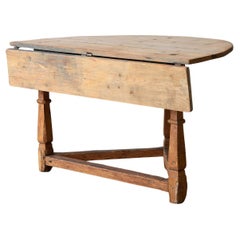 Schwedischer Demilunentisch aus dem 18.