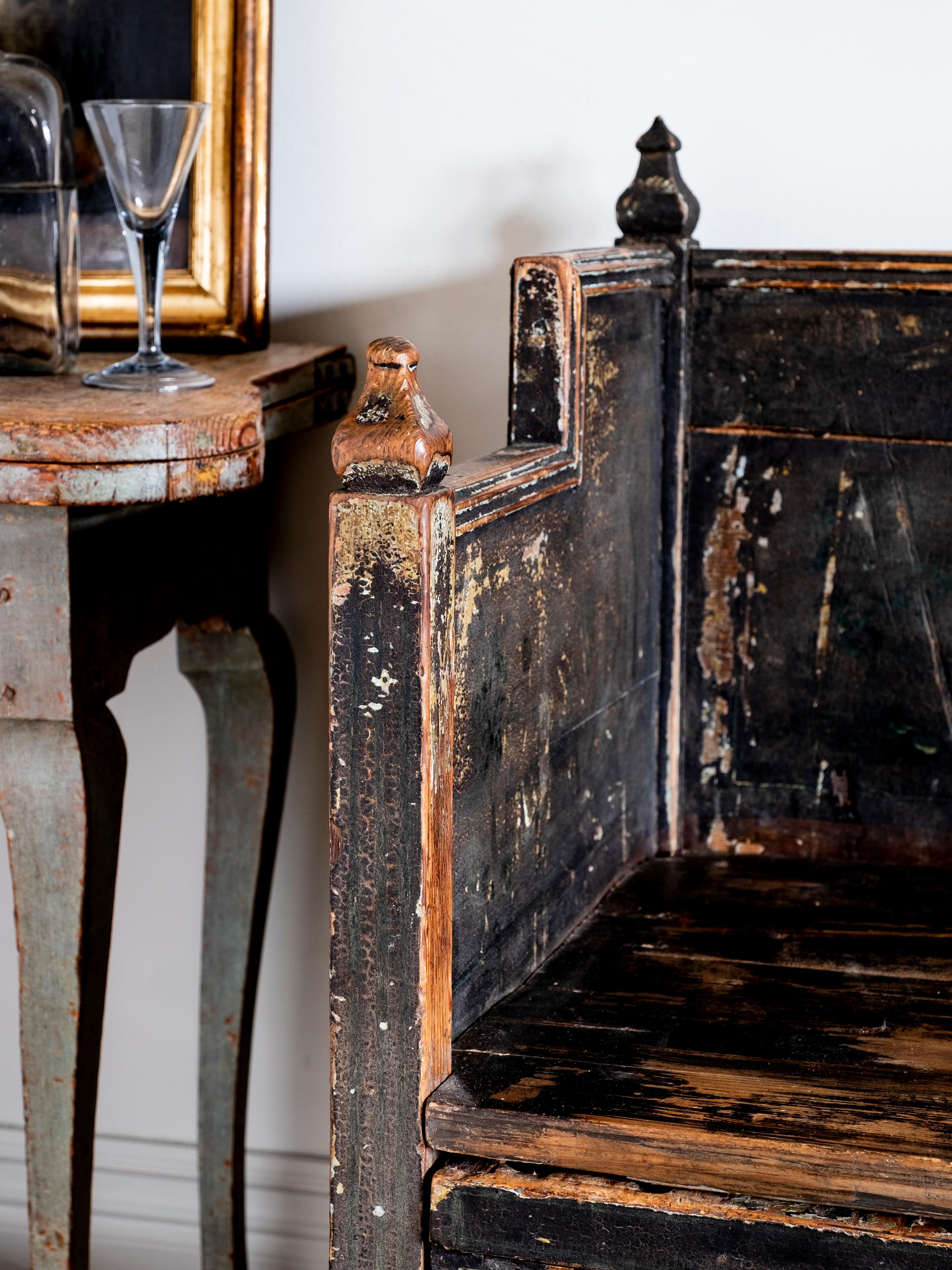 Hand-Painted Swedish 18th Century Gustavian Folk Art Sofa
