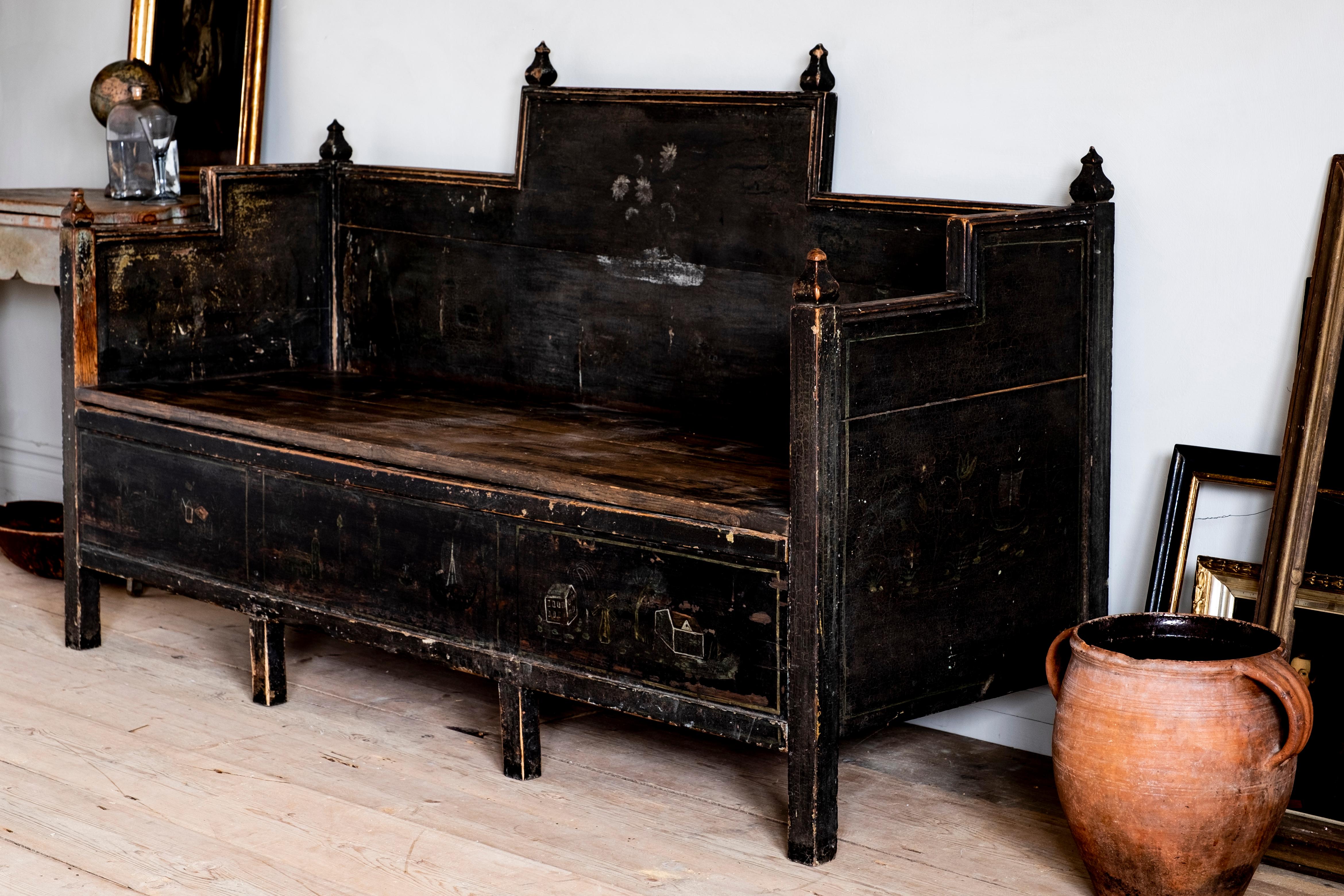 Swedish 18th Century Gustavian Folk Art Sofa In Good Condition In Allerum, SE