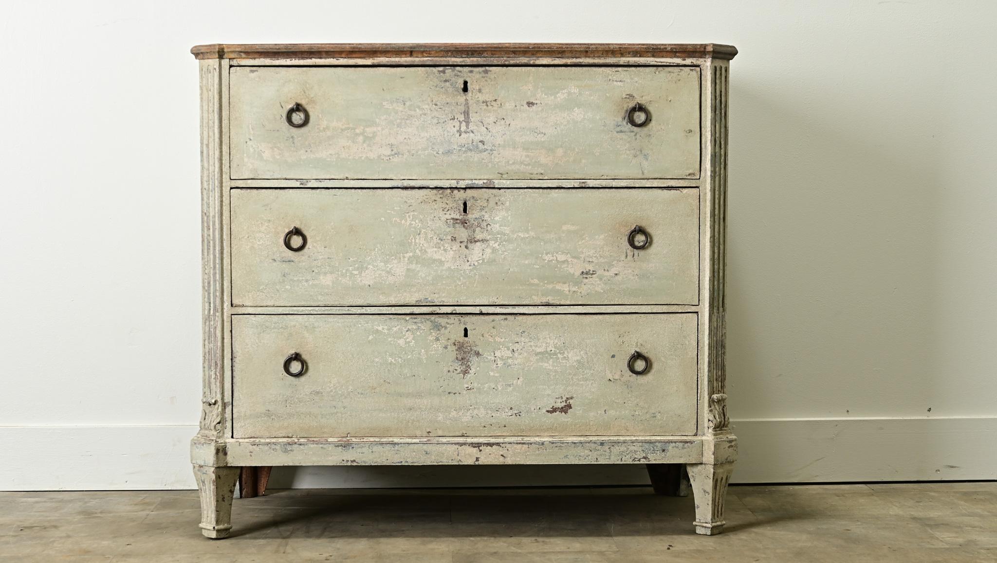 Hand-Carved Swedish 18th Century Gustavian Painted Chest For Sale