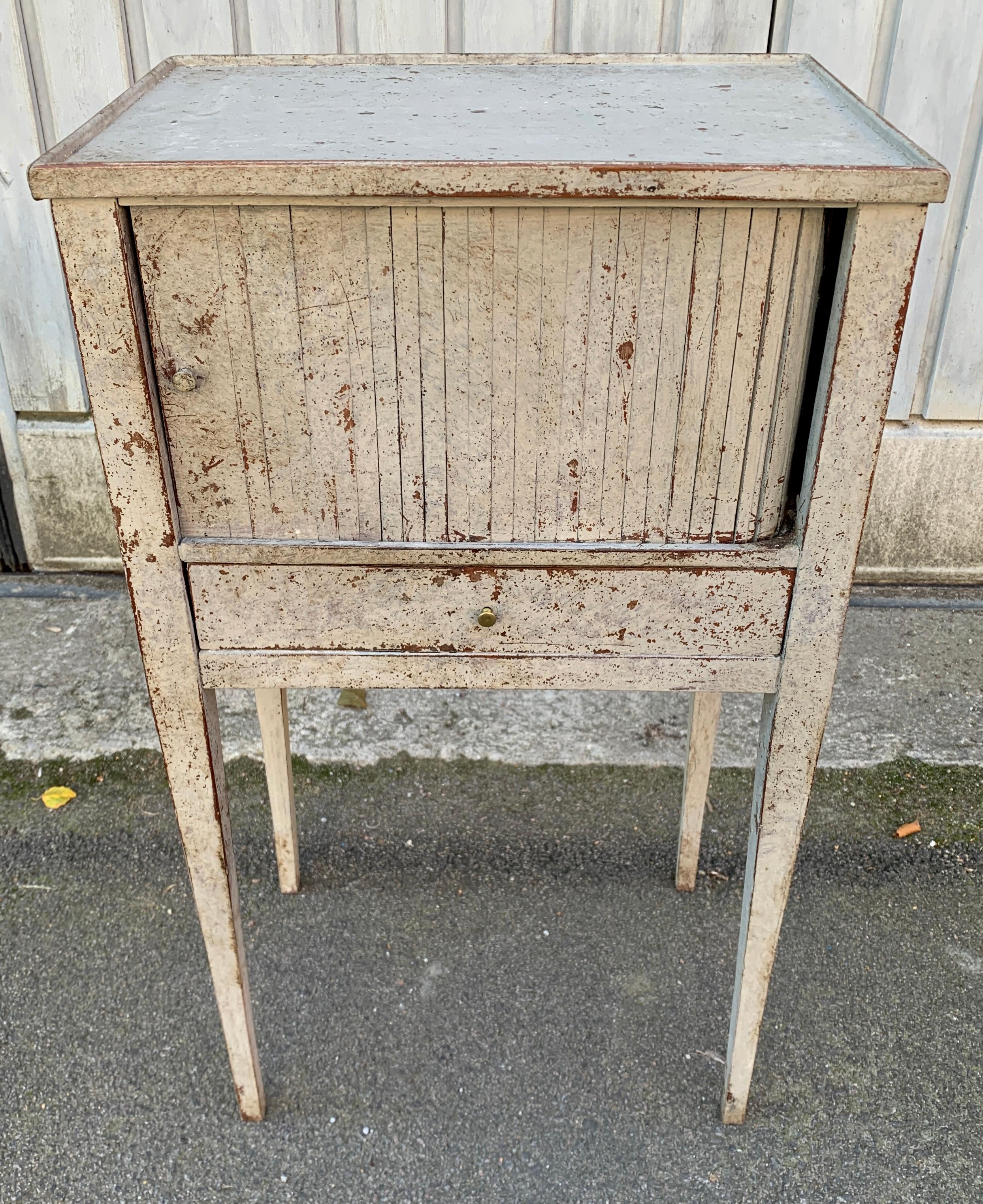 Swedish 18th Century Gustavian Painted Nightstand or End Table 1