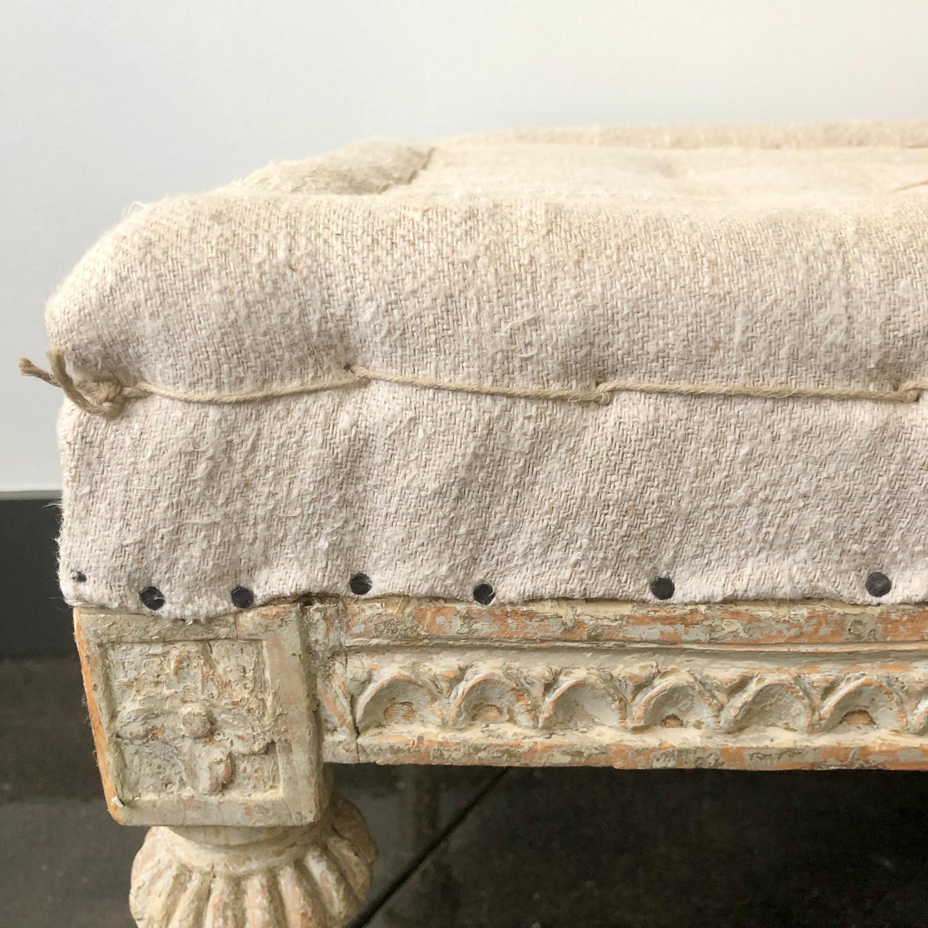 Swedish 18th century Gustavian Period Bench with Antique Linen In Good Condition In Charleston, SC