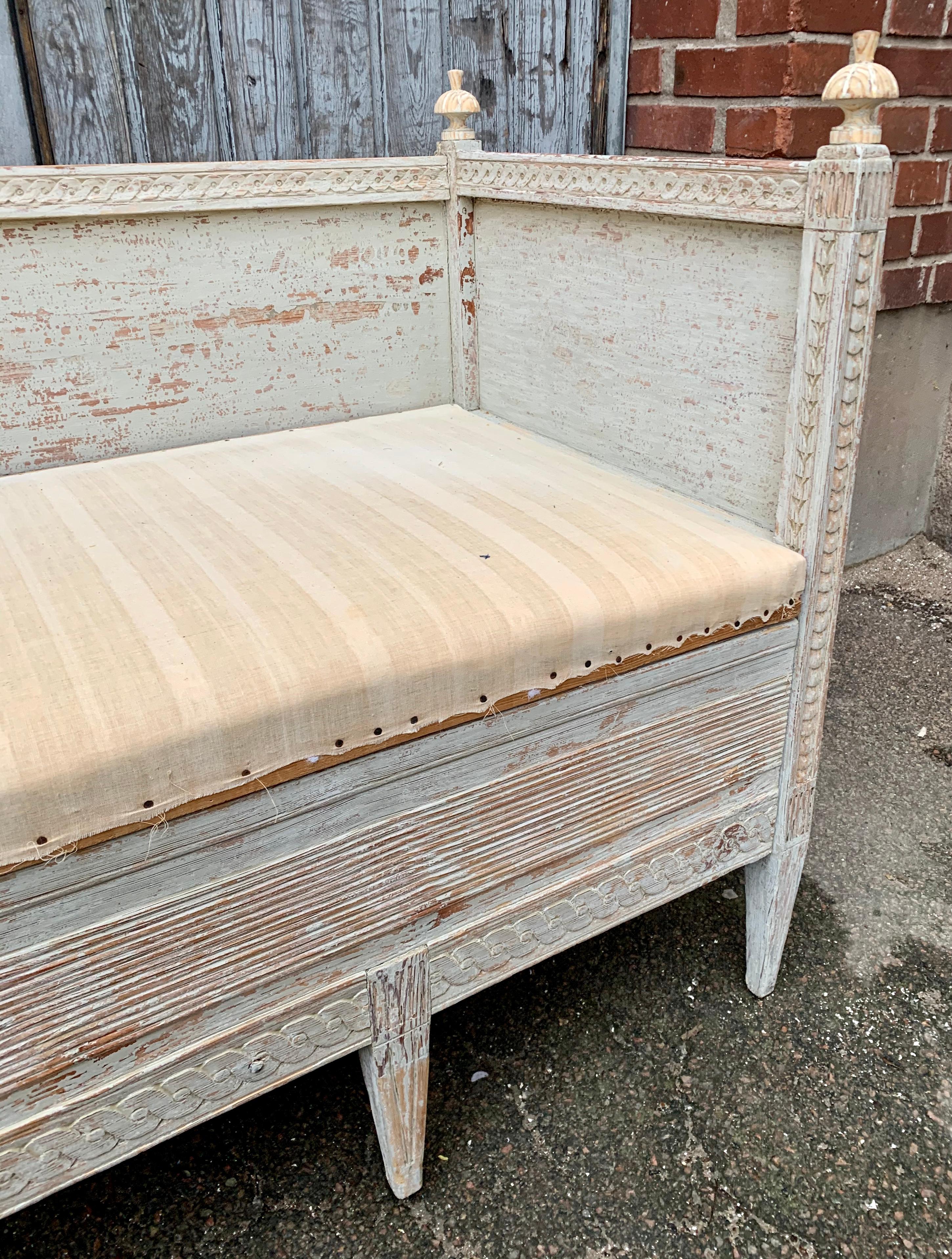 Swedish 18th Century Gustavian Sofa Bench Daybed In Old Gray Paint 5