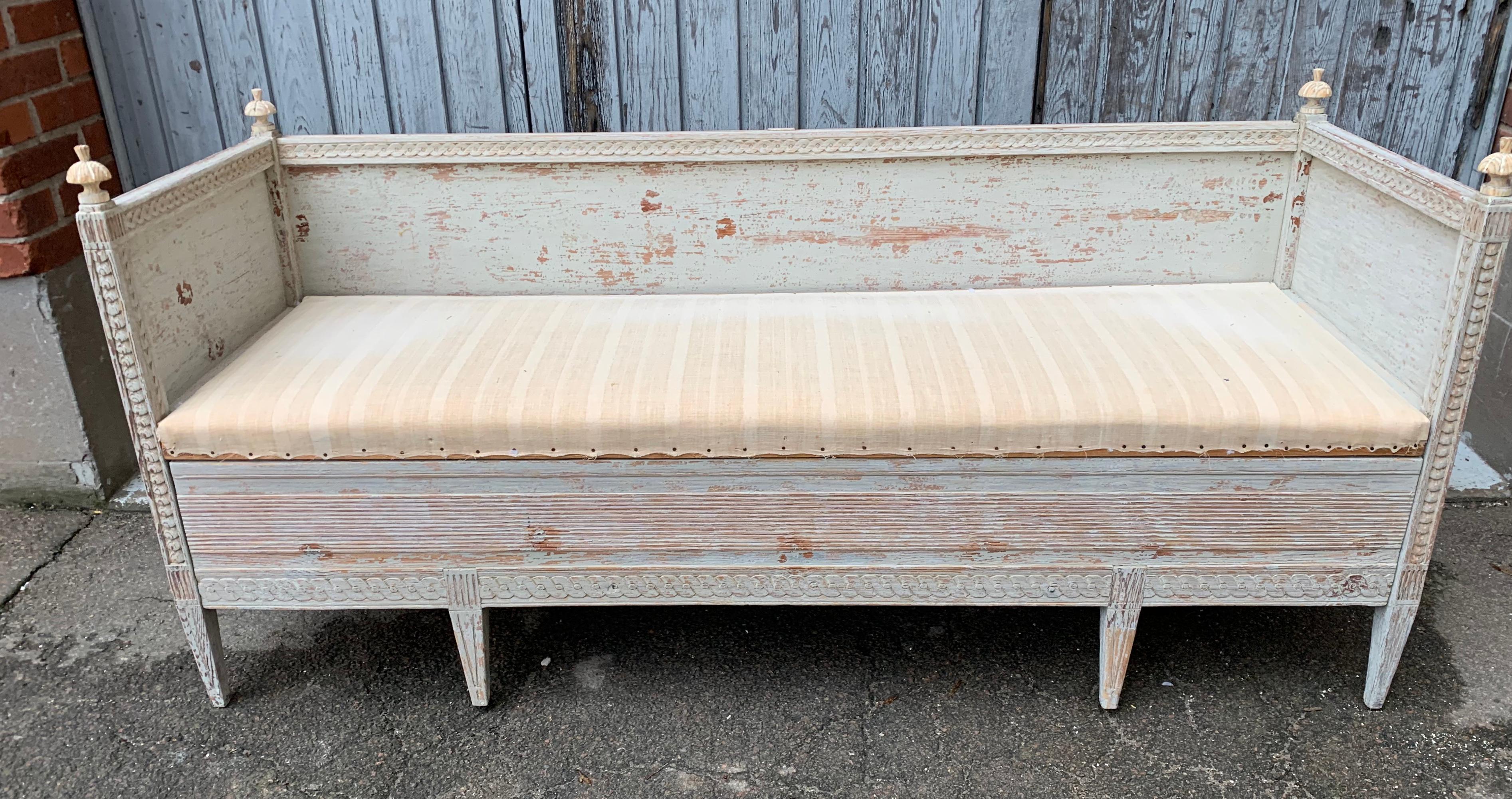 Swedish 18th Century Gustavian Sofa Bench Daybed In Old Gray Paint 7