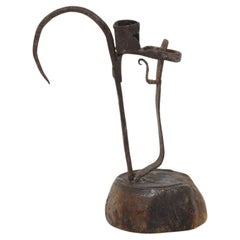Schwedisch, 18. Jahrhundert, handgeschmiedeter Eisen-Kerzenhalter