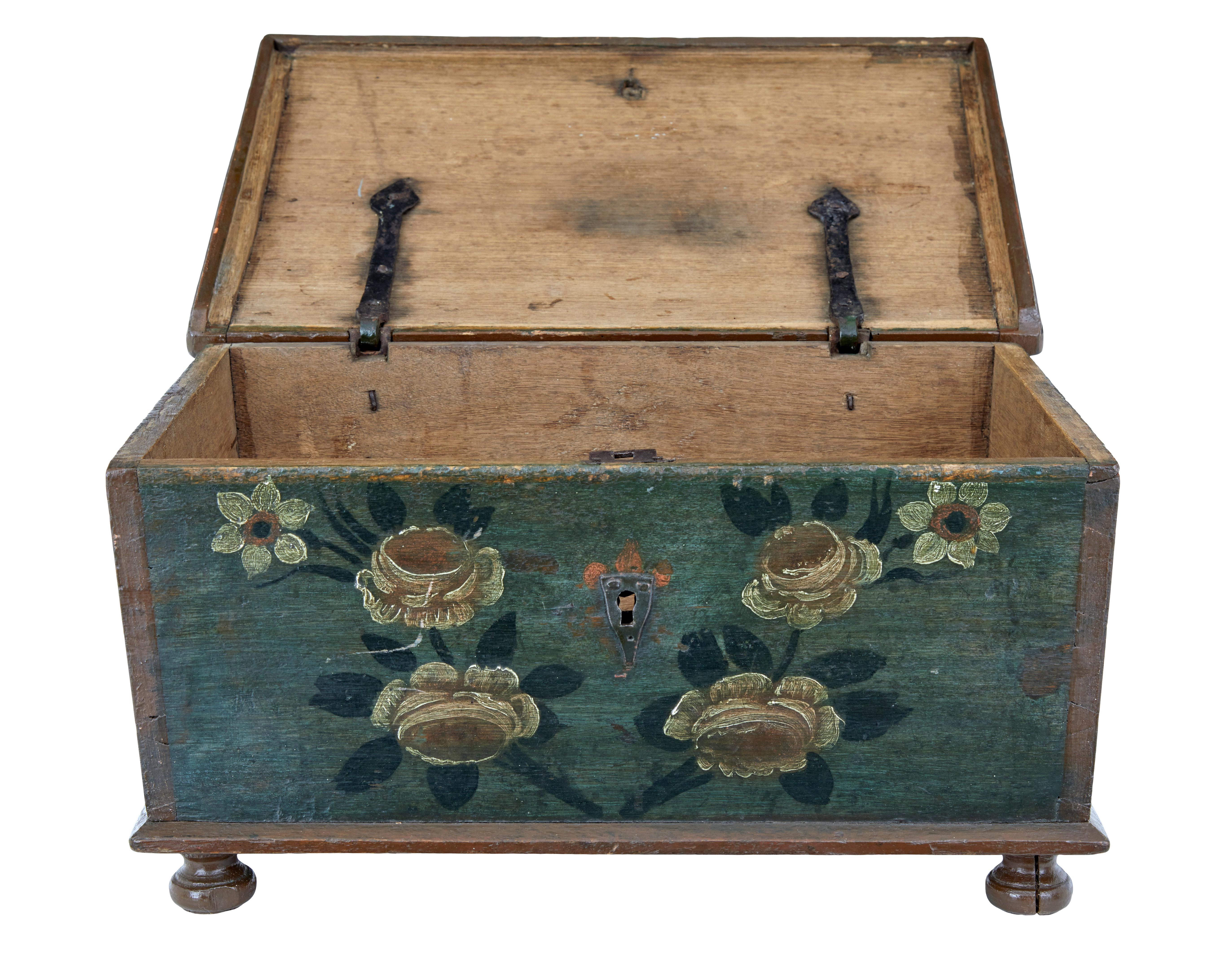 Swedish 18th century hand painted oak box circa 1705.

Beautifully hand painted piece of traditional woodenware.  Table top box, painted in a green/brown scheme.  Aed initials to the lid and the date of 1705.

Slight dome top to lid and sarcophagus