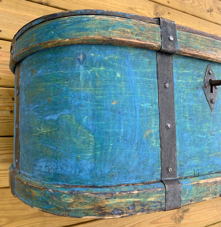 Swedish 18th Century Original Blue Folk Art Painted Box For Sale 9