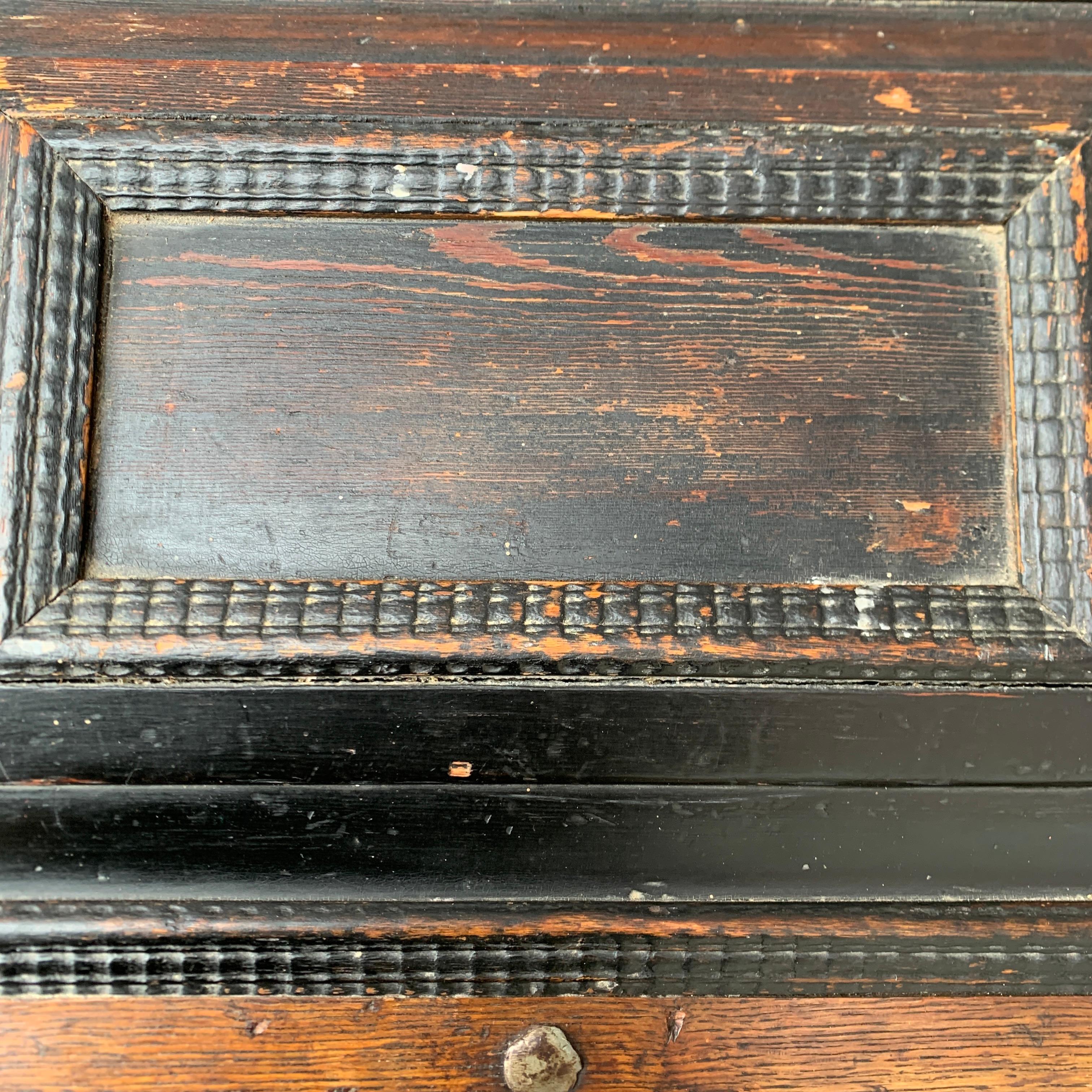 Swedish 18th Century Painted Box in Oak Wood For Sale 10