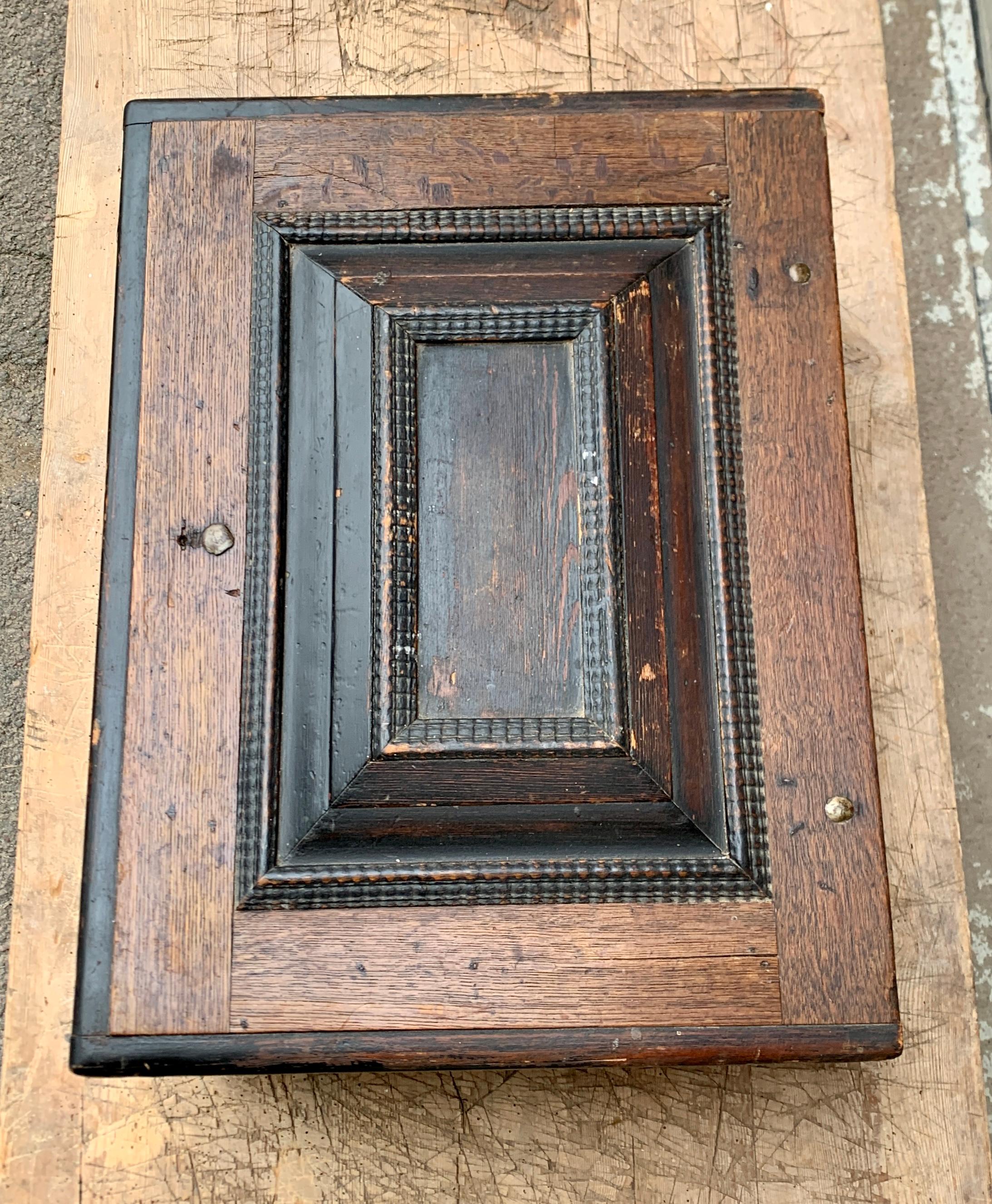 Swedish 18th Century Painted Box in Oak Wood For Sale 1