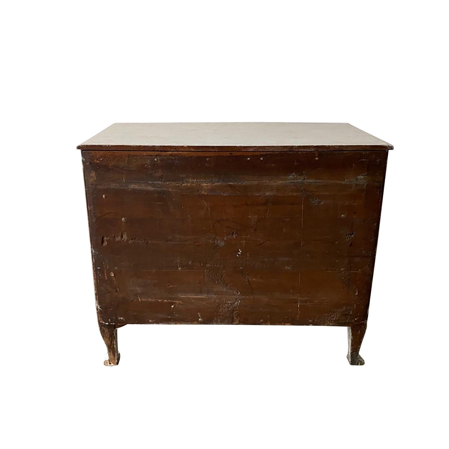 Swedish 18th Century Rococo Commode In Good Condition In Tetbury, Gloucestershire