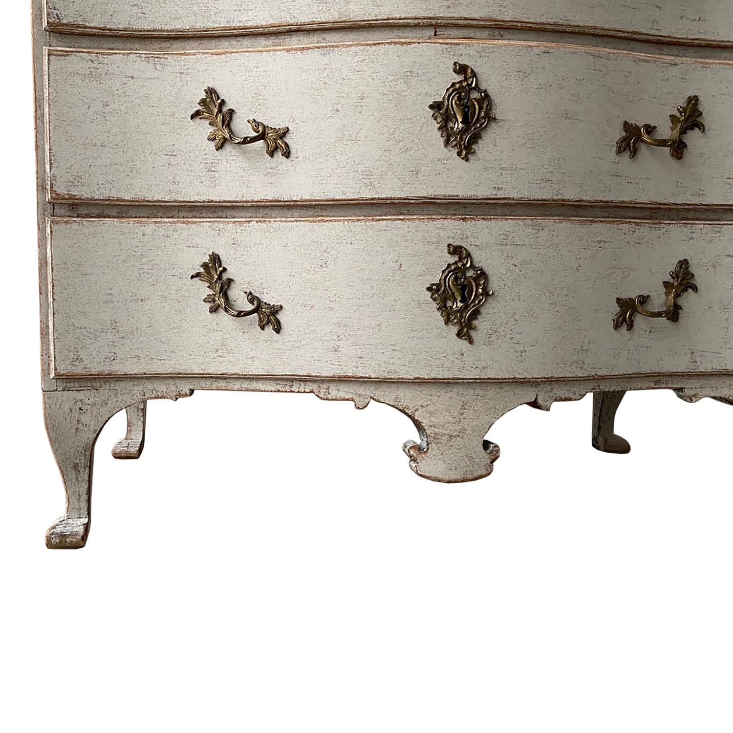 Swedish 18th Century Rococo Commode 2