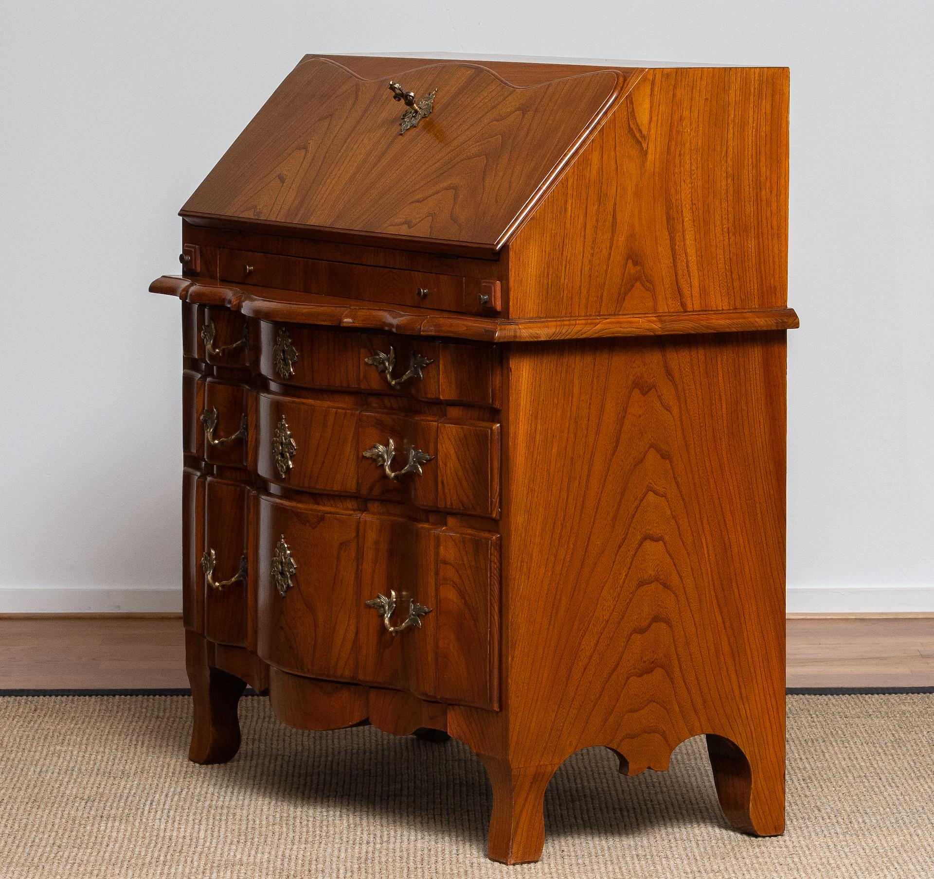 Swedish 18th Century Secretary Desk For Sale 12