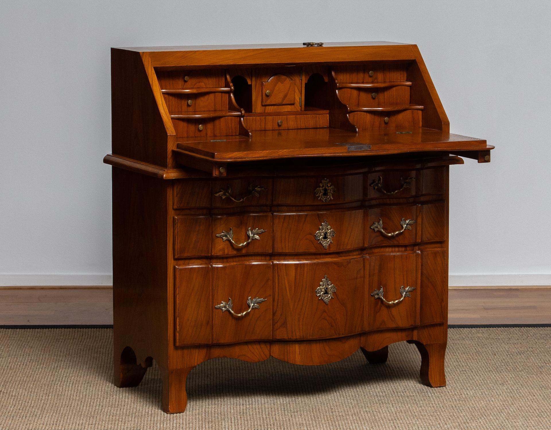 Swedish 18th Century Secretary Desk For Sale 2