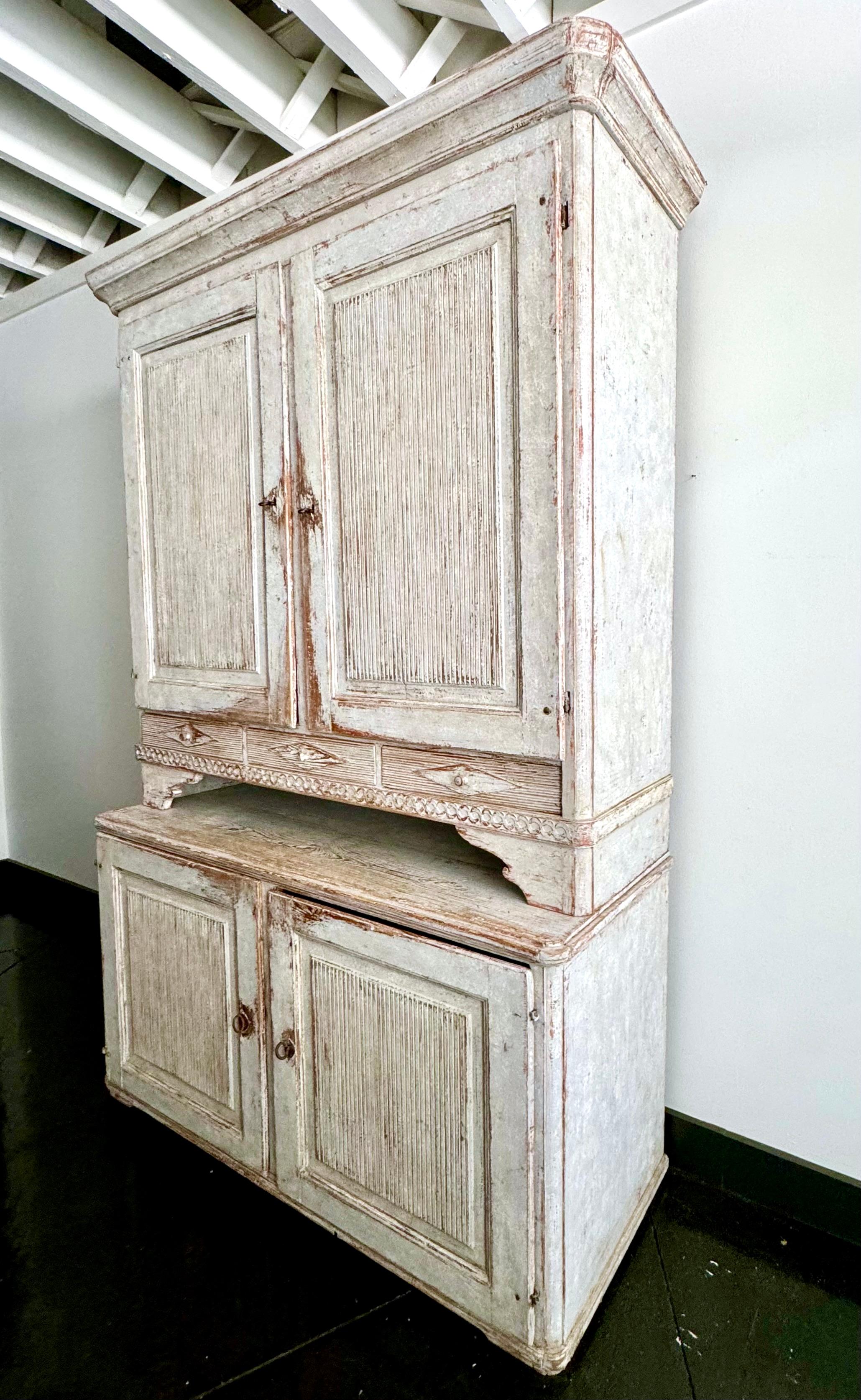 Hand-Carved Swedish 18th Century Two-Part Gustavian Cabinet, ca 1790