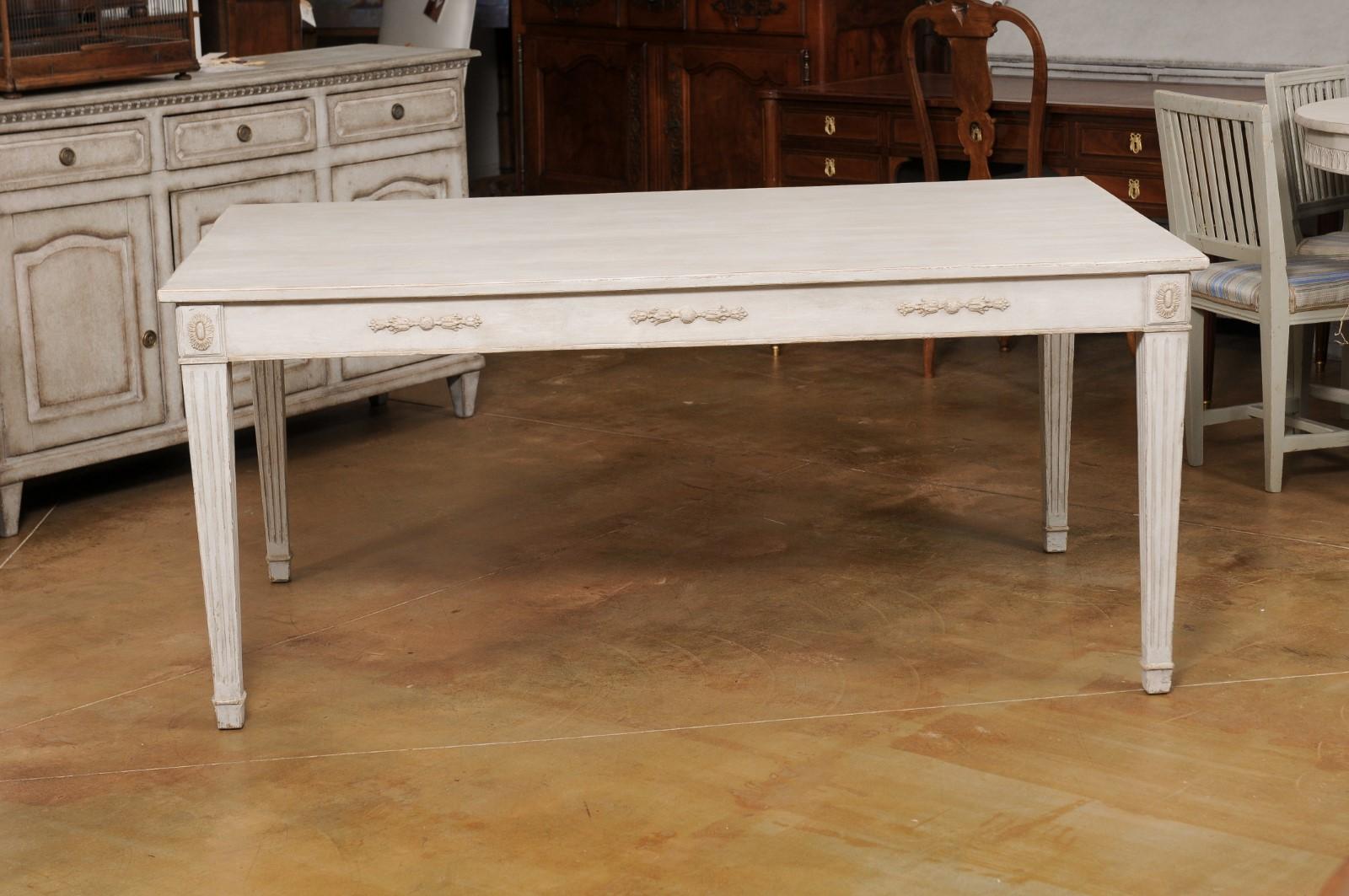 fluted apron dining table