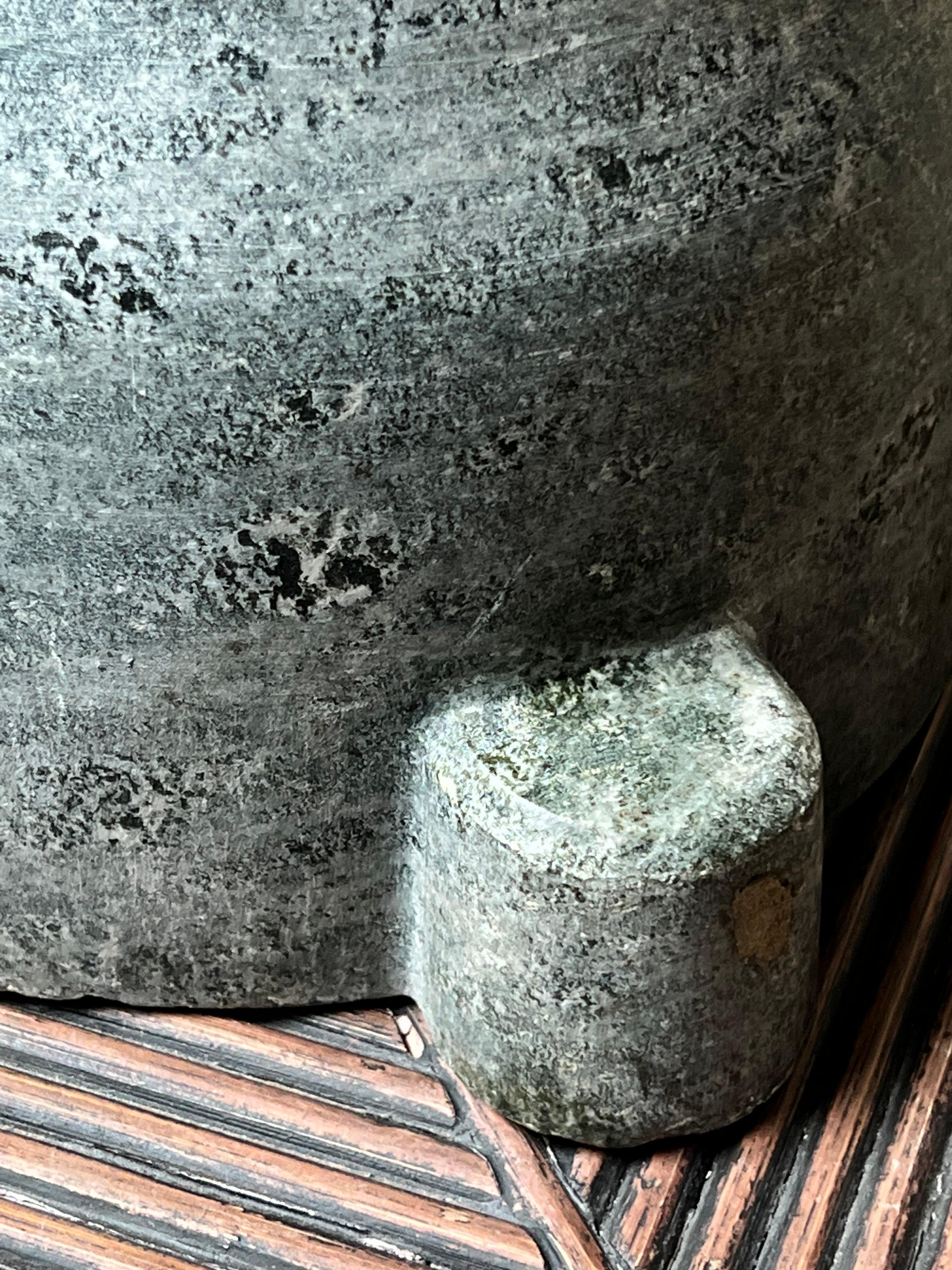 Schwedischer handgeschnitzter dunkelgrüner / grauer Marmor mortar aus dem Jahr 1900, Volkskunst im Angebot 3
