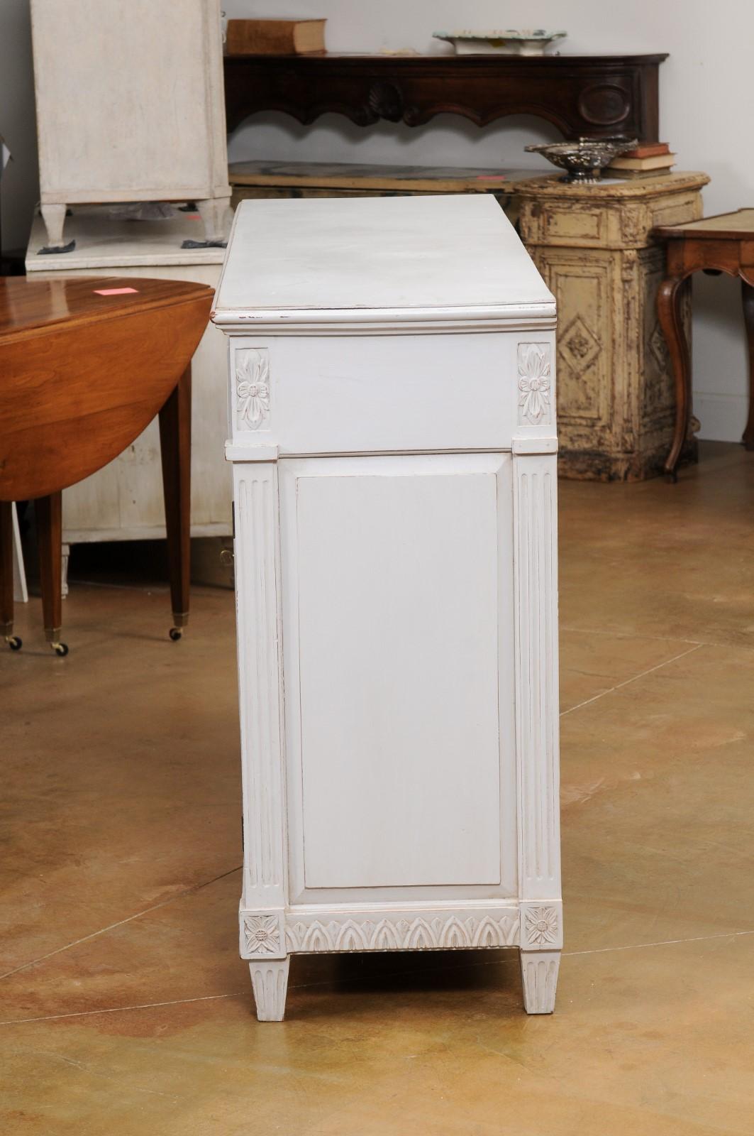 Swedish 1900s Gustavian Style Painted Sideboard with Three Drawers over Doors For Sale 4
