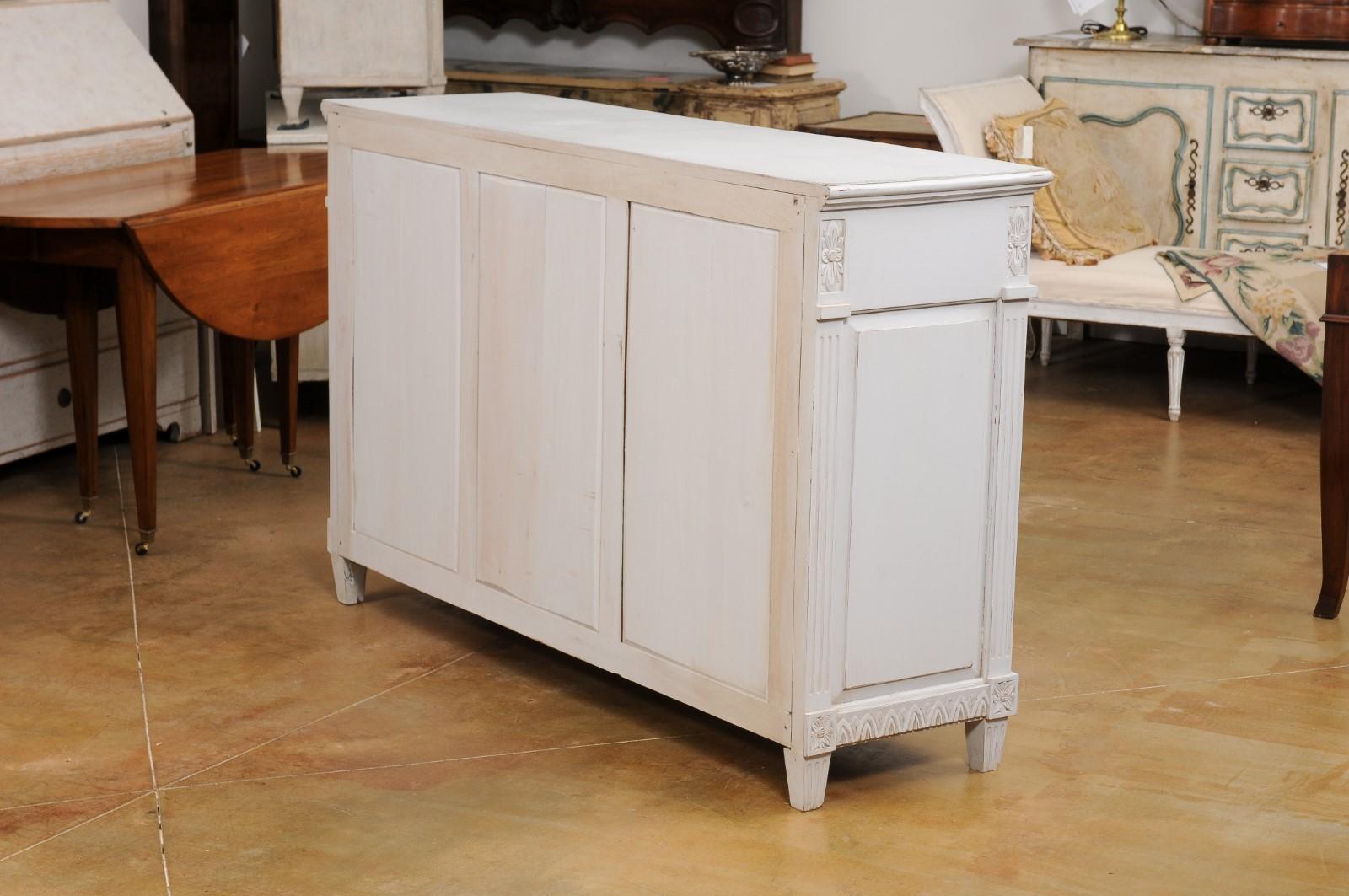 Swedish 1900s Gustavian Style Painted Sideboard with Three Drawers over Doors For Sale 3