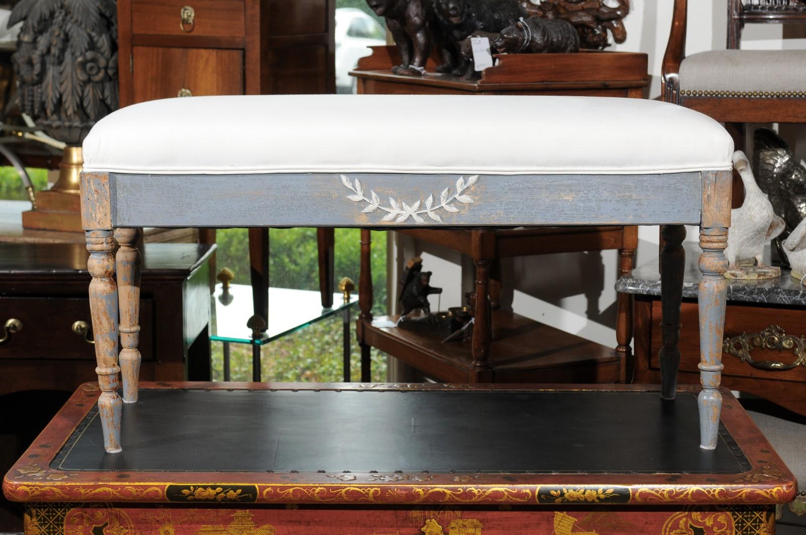 Swedish 1920s Neoclassical Style Painted Wood Bench with Laurel Wreath Motif 5