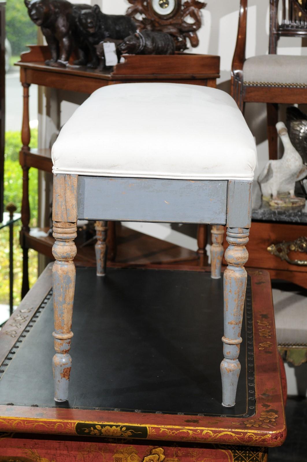 Swedish 1920s Neoclassical Style Painted Wood Bench with Laurel Wreath Motif 7