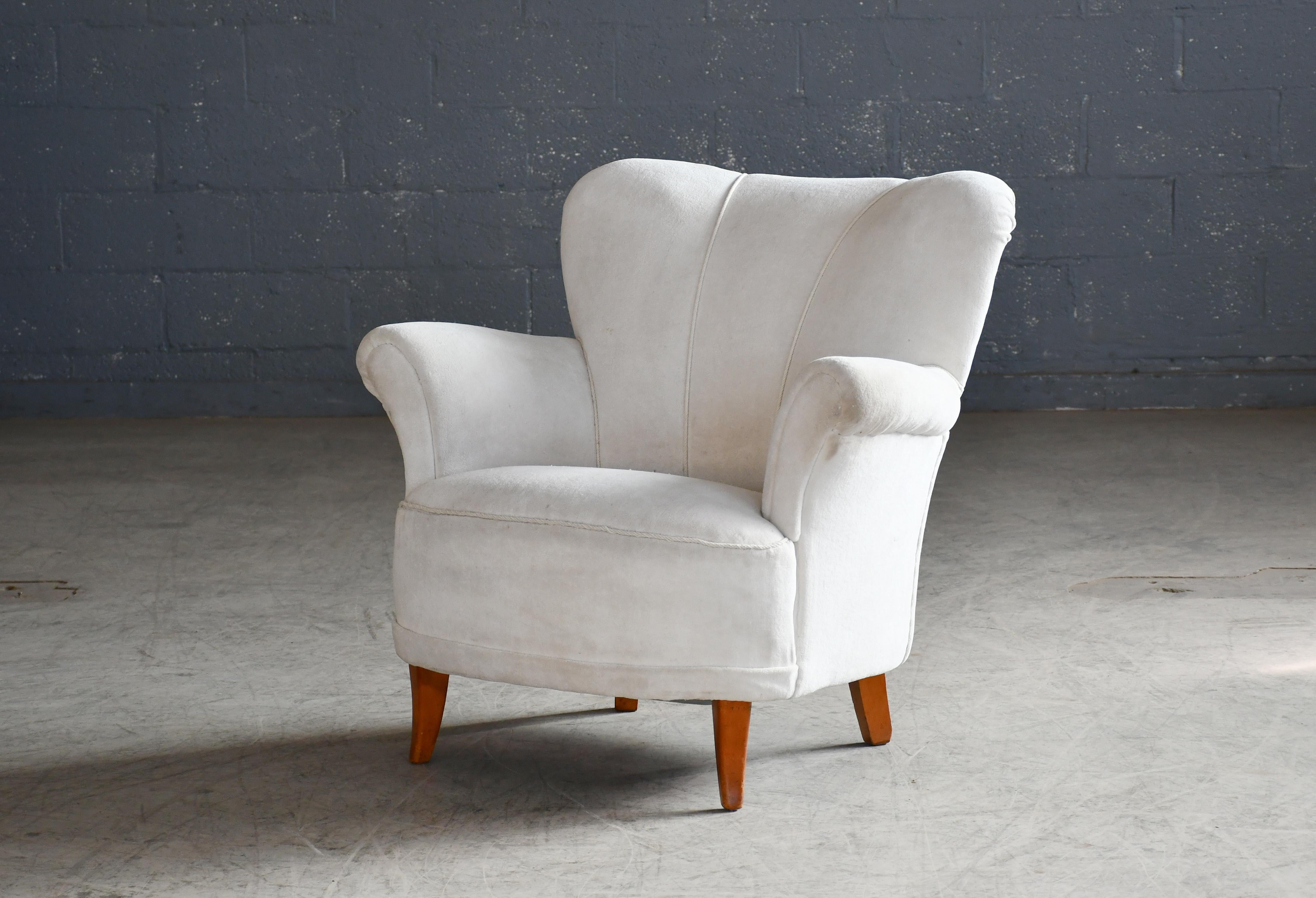 Swedish 1940-50s Lounge Chair in Wool Fabric Style of Carl Malmsten In Good Condition In Bridgeport, CT