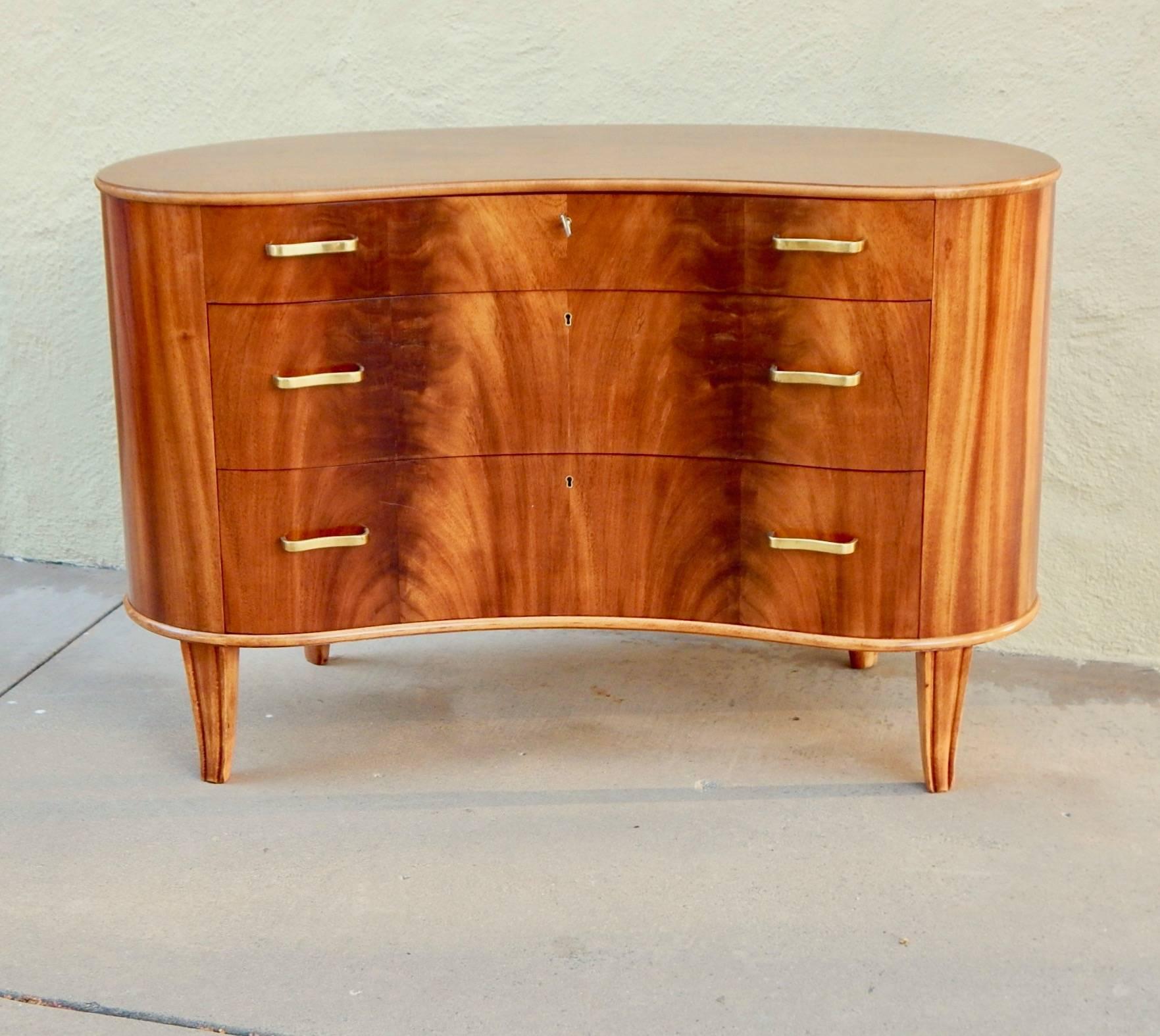 Mid-Century Modern Swedish 1940s Moderne Kidney Shaped Chest of Drawers by Ferdinand Lundquist