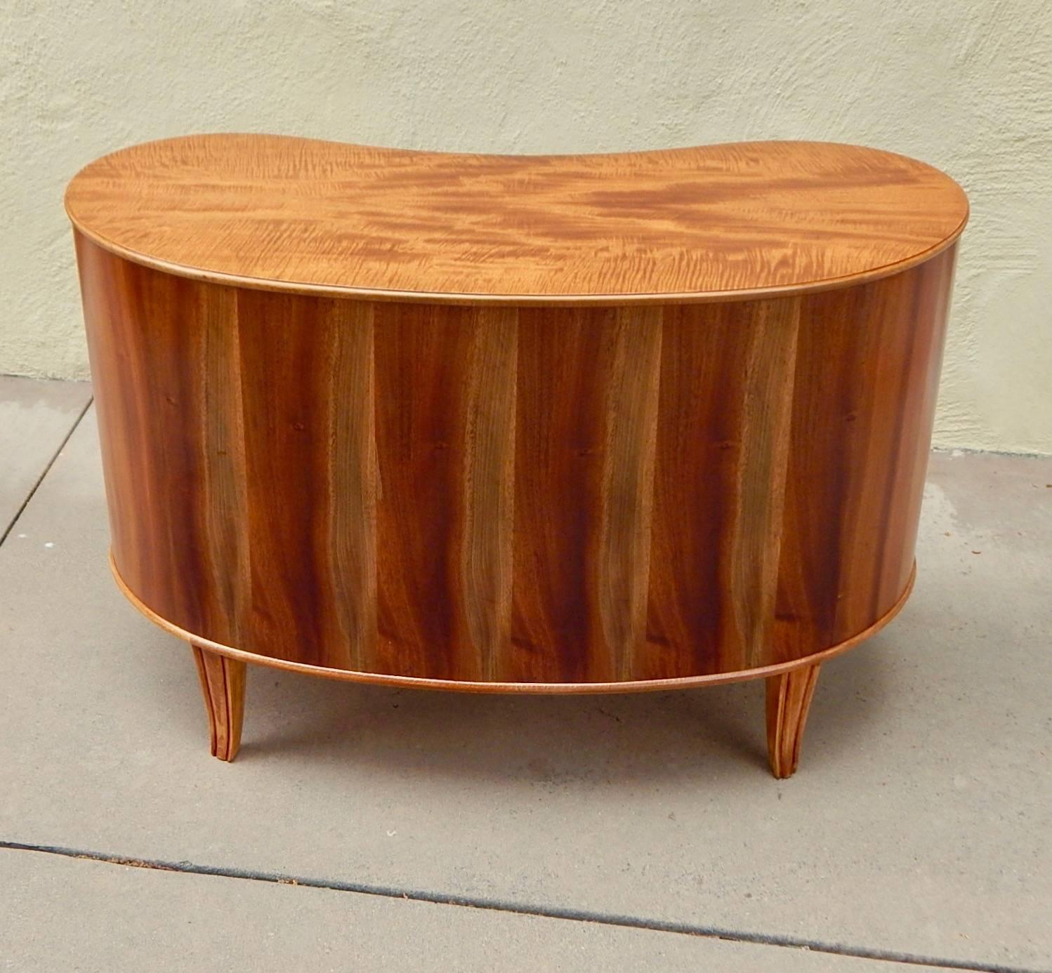 Swedish 1940s Moderne Kidney Shaped Chest of Drawers by Ferdinand Lundquist 4