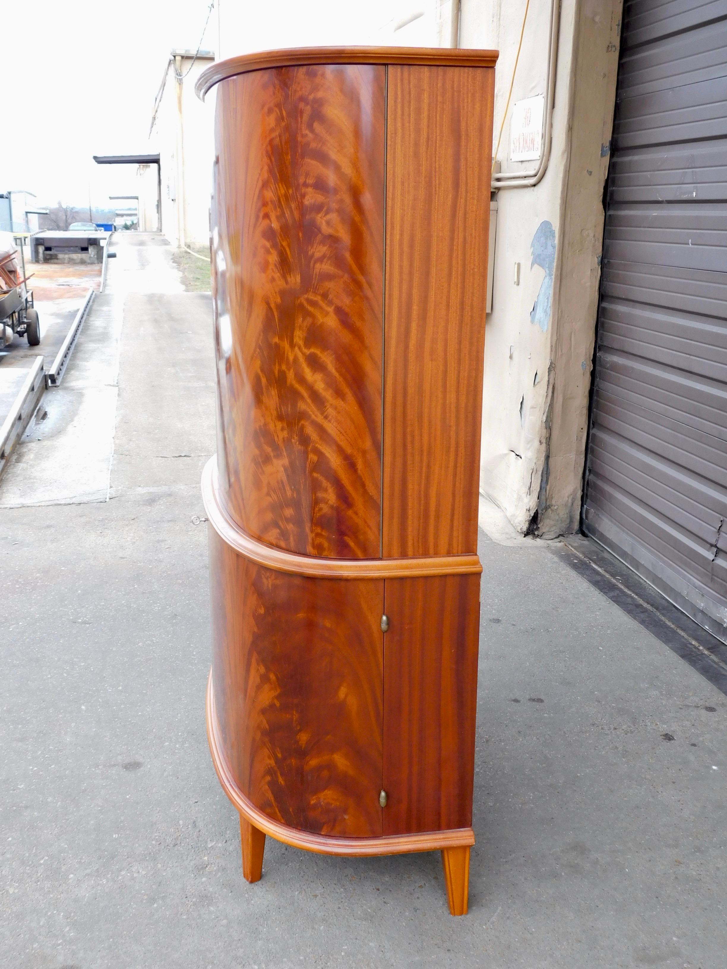 Swedish 1940s Moderne Storage Cabinet in Flame Mahogany For Sale 2