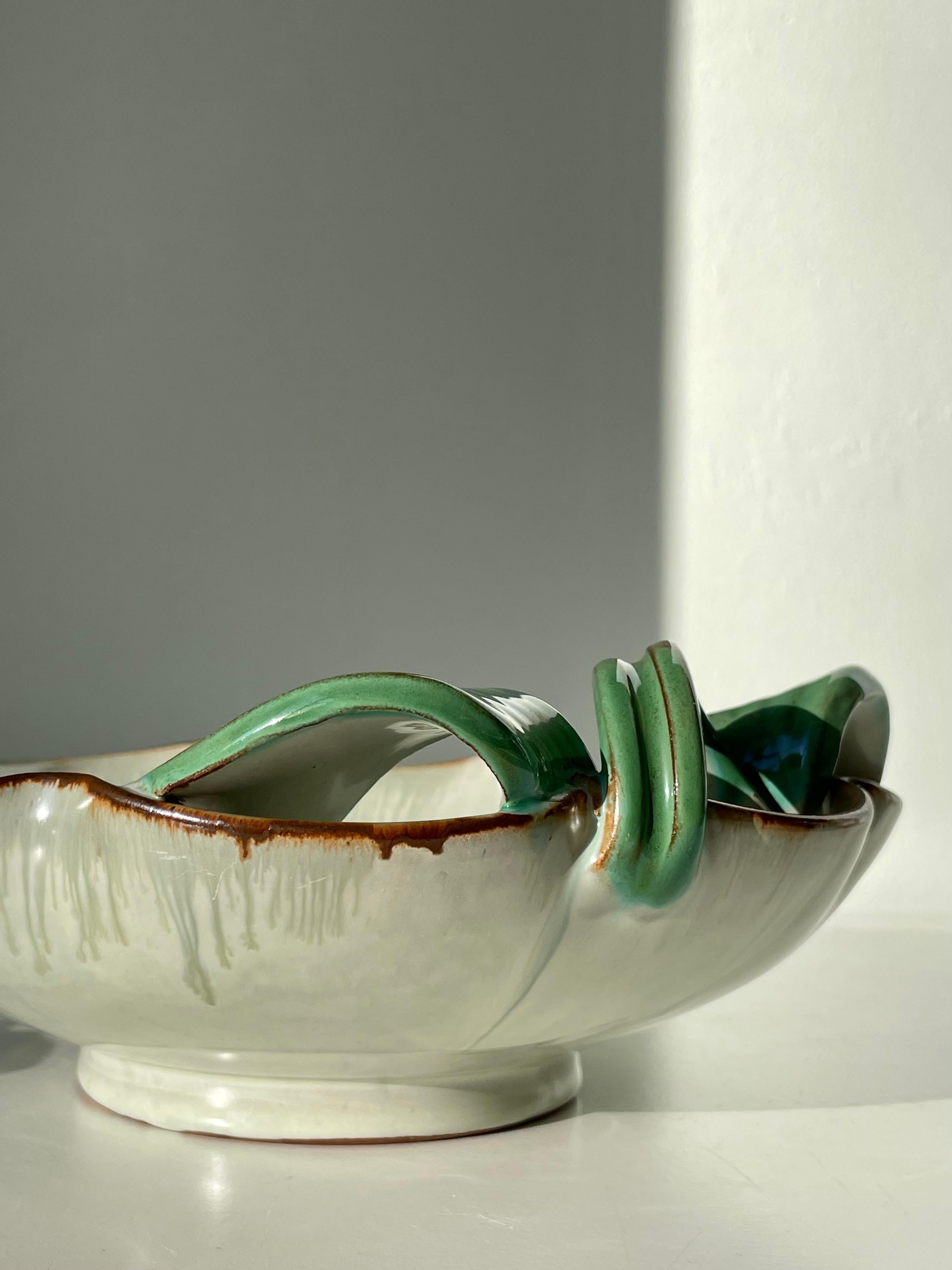 Swedish 1940s Organic Art Nouveau Light Green Leaf Bowl For Sale 4