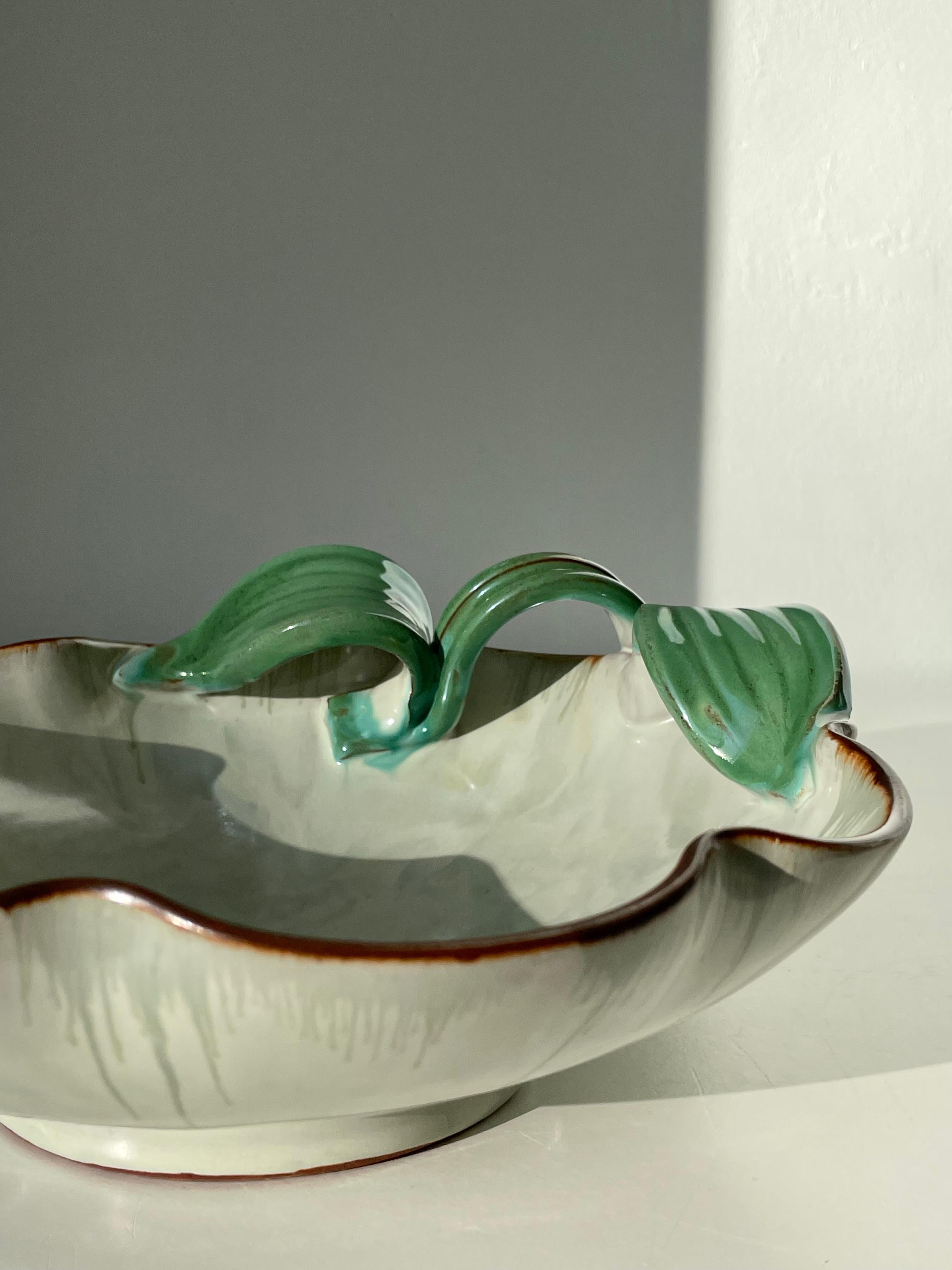 20th Century Swedish 1940s Organic Art Nouveau Light Green Leaf Bowl For Sale
