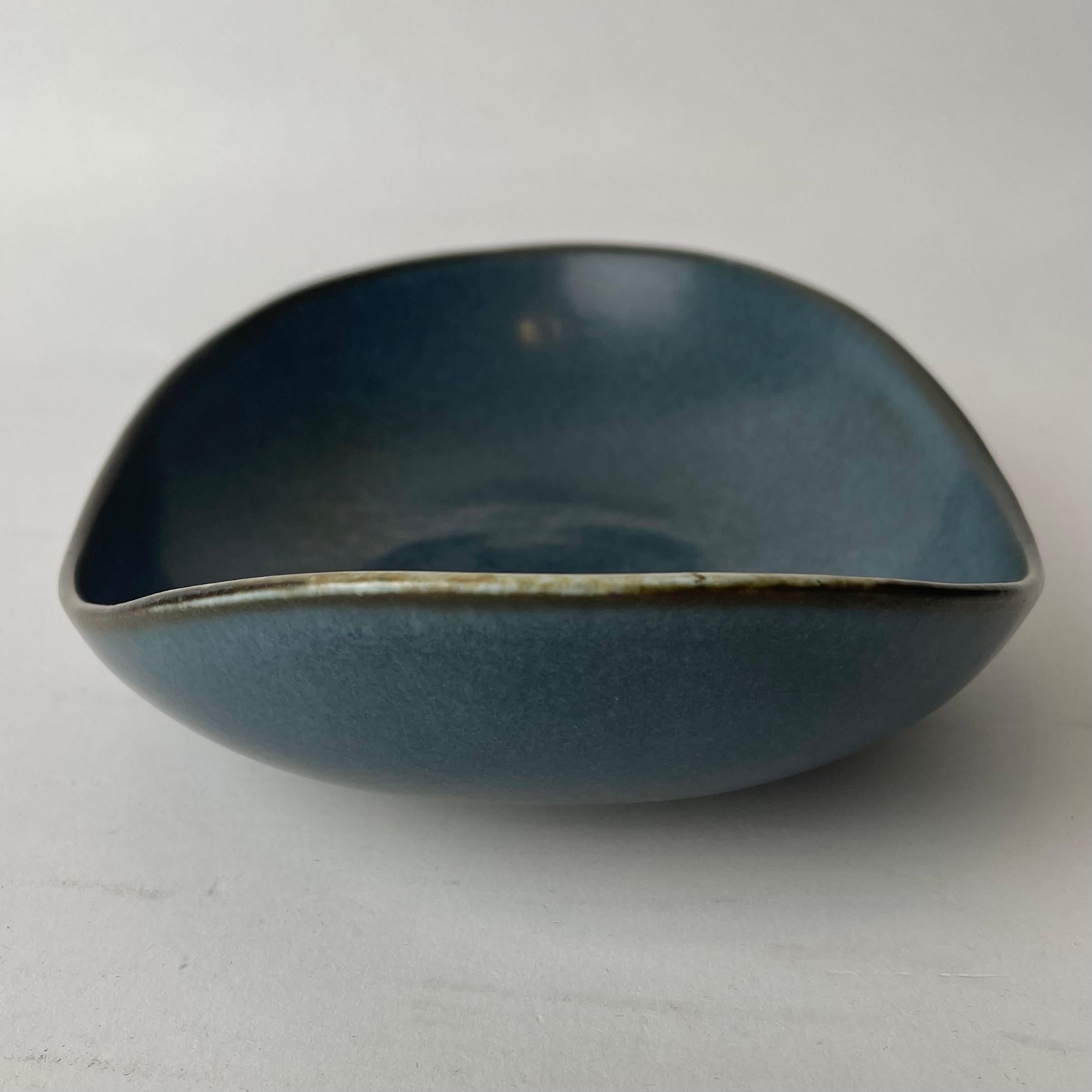 Ceramic Swedish 1950s Stoneware Bowl by Carl Harry Stålhane, Rörstrand Company For Sale