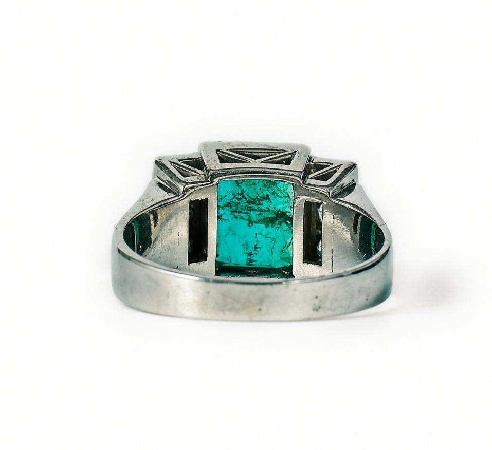 Women's or Men's 1.75ct emerald ring, made in Sweden, 1960s For Sale