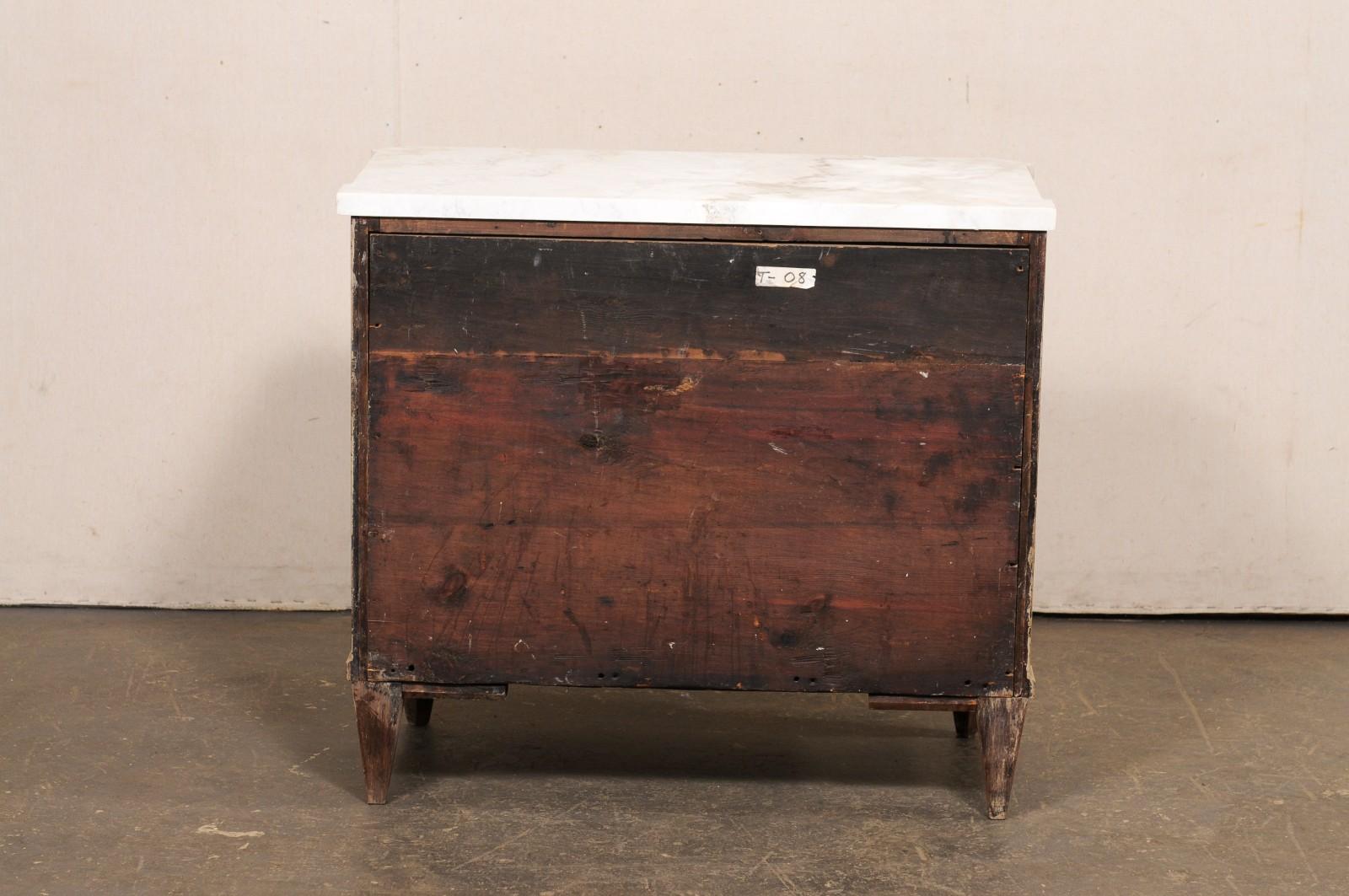 Cassettiera svedese del XIX secolo a 3 cassetti con piano in quarzo Taj Mahal in vendita 3