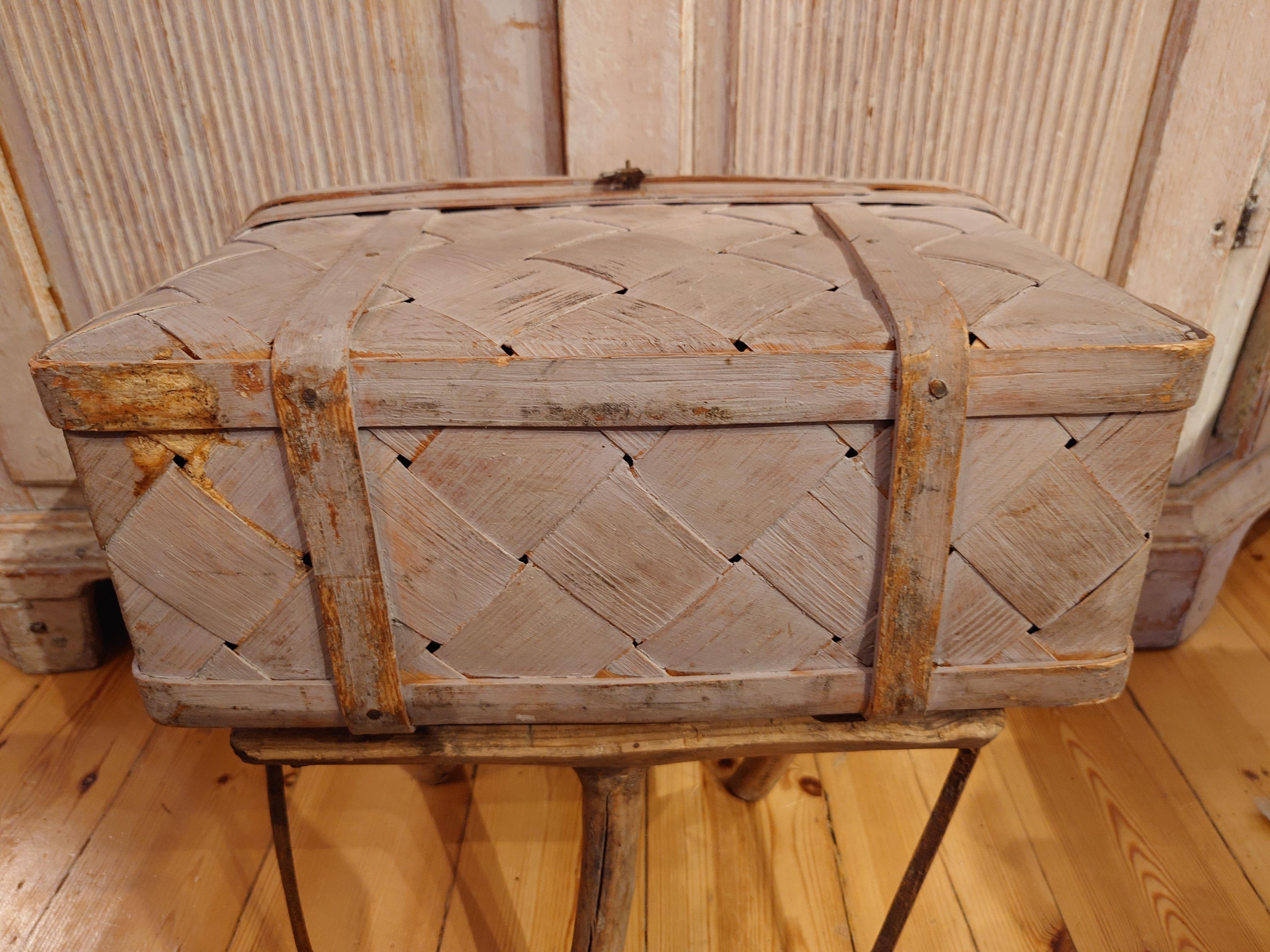 Pine Swedish 19th century antique rustic country woven pine basket  original paint For Sale