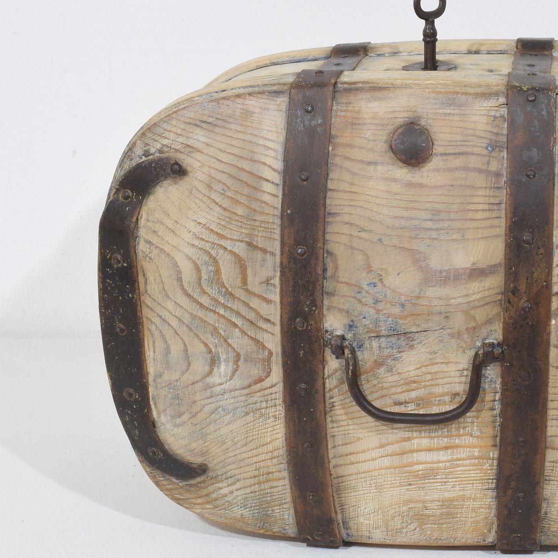 Coffre de voyage en bois suédois du XIXe siècle en vente 7