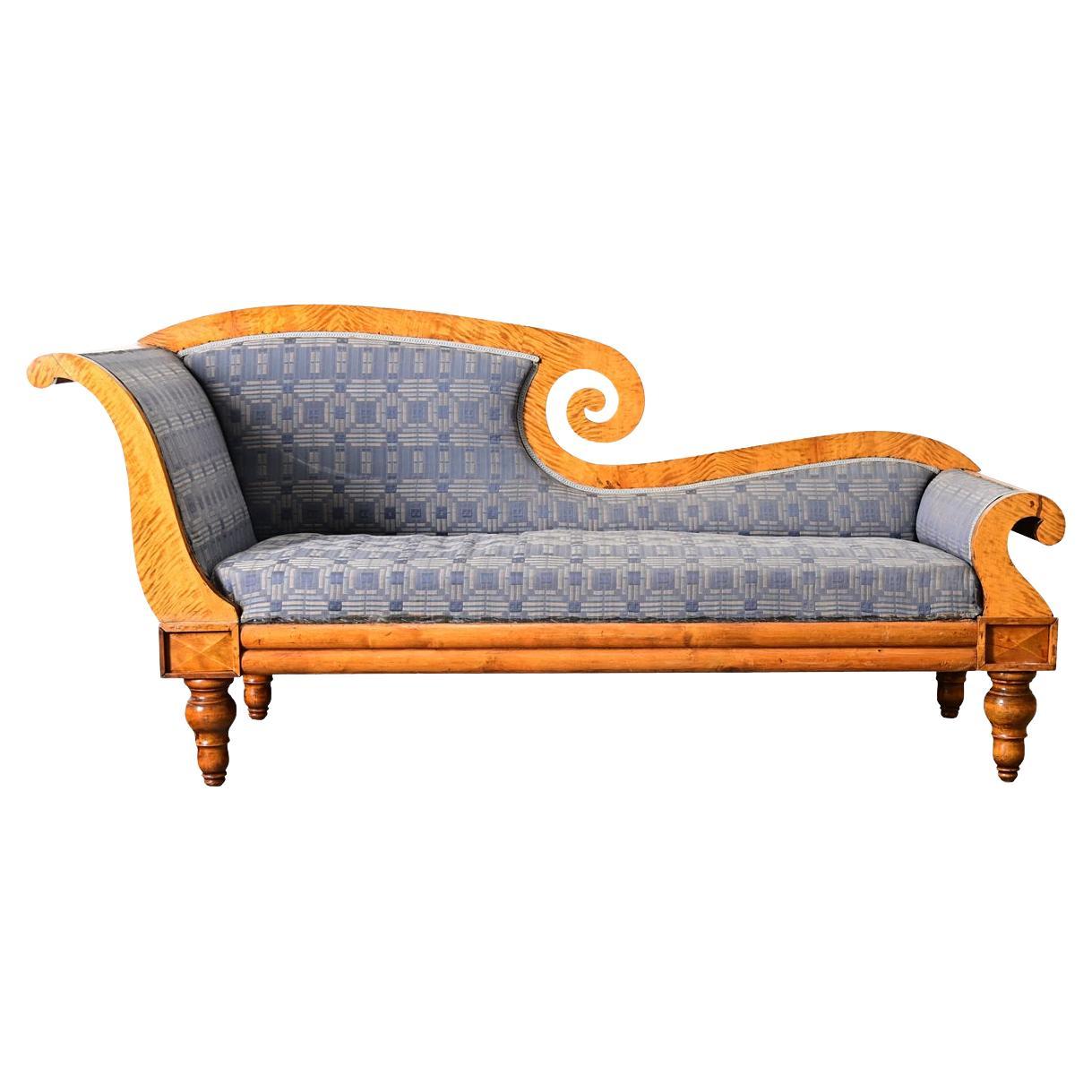 What is a chaise longue?
