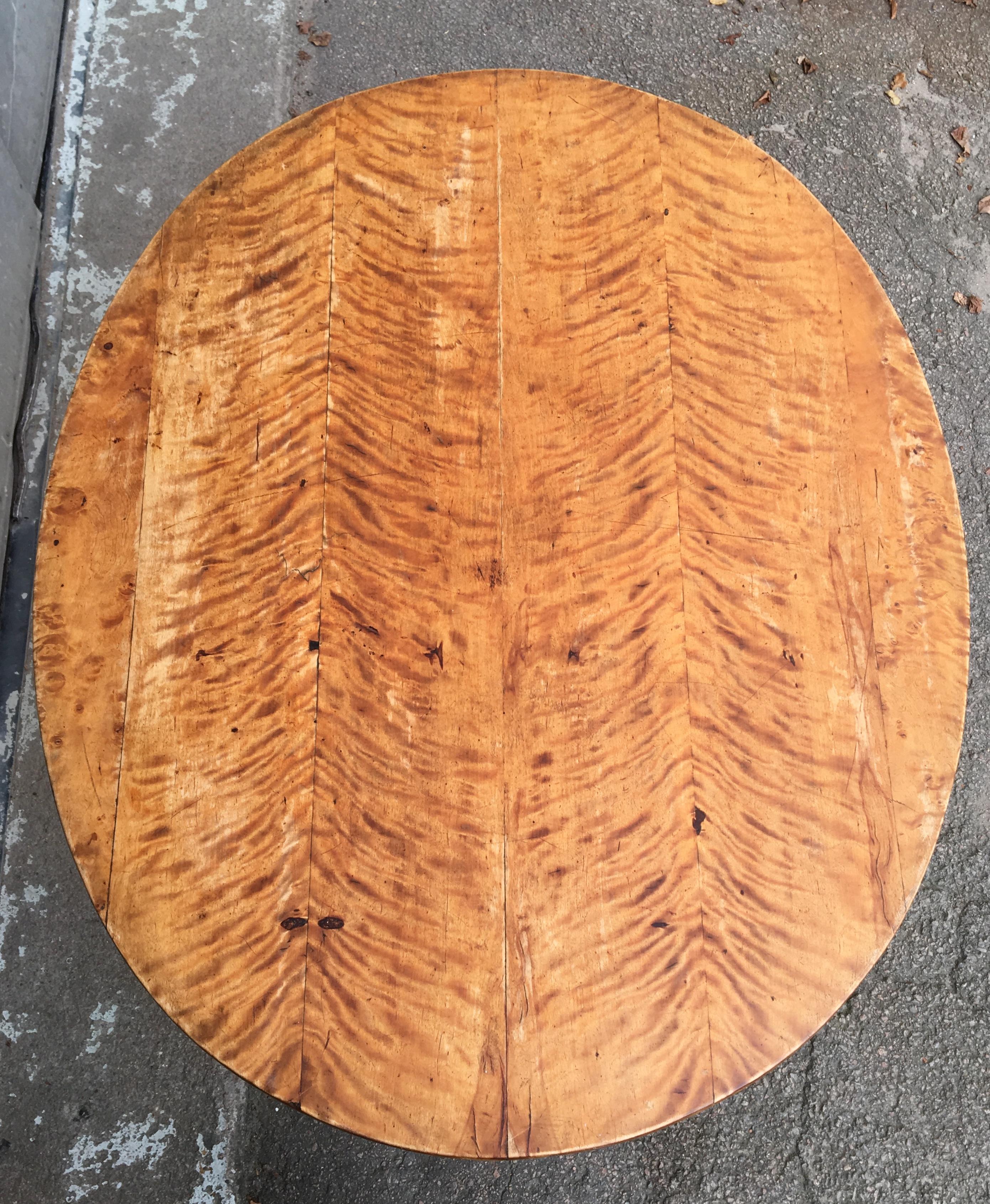 Swedish 19th Century Biedermeier Tilt-Top Table in Flame Birch Wood 7