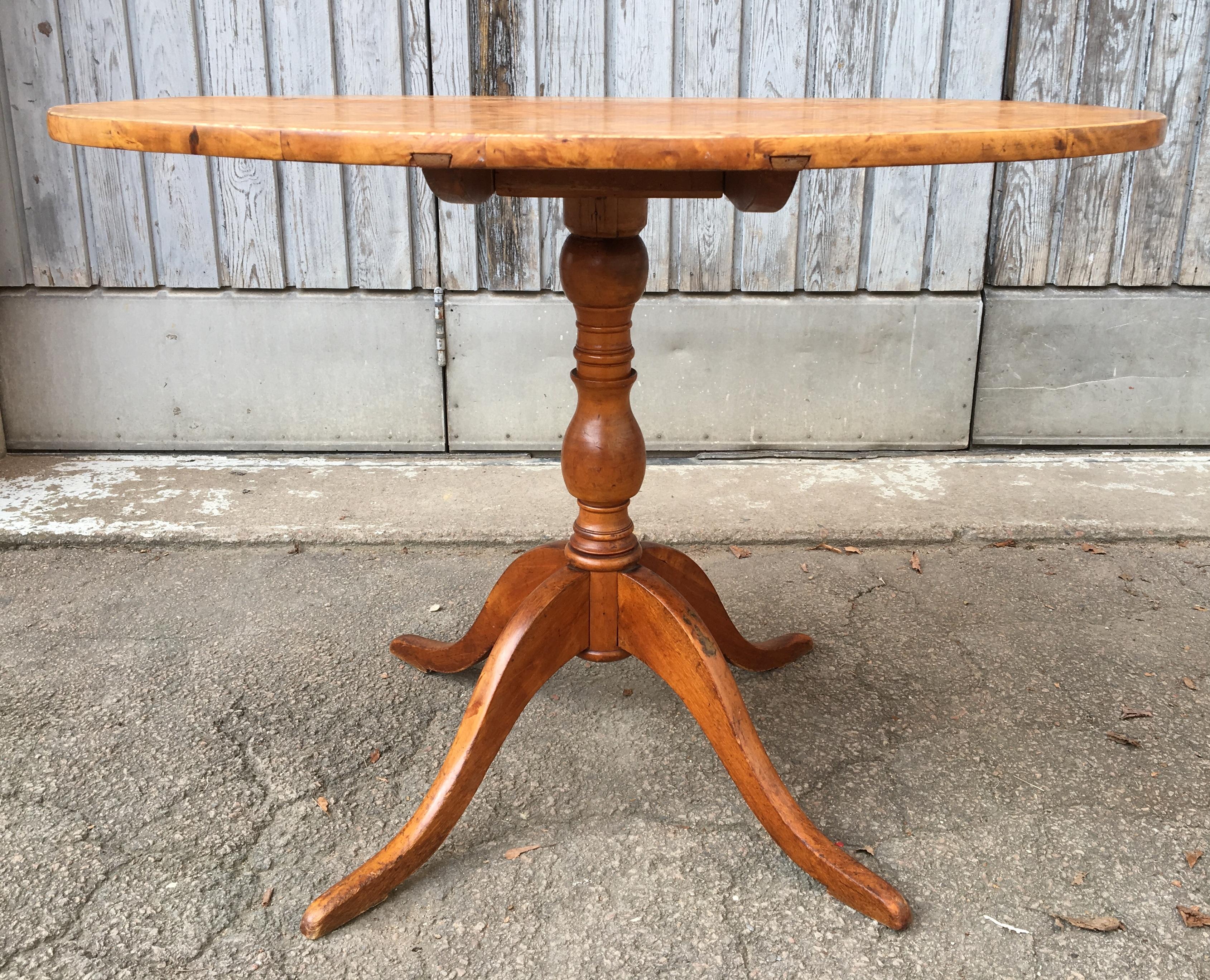 Swedish 19th Century Biedermeier Tilt-Top Table in Flame Birch Wood 14