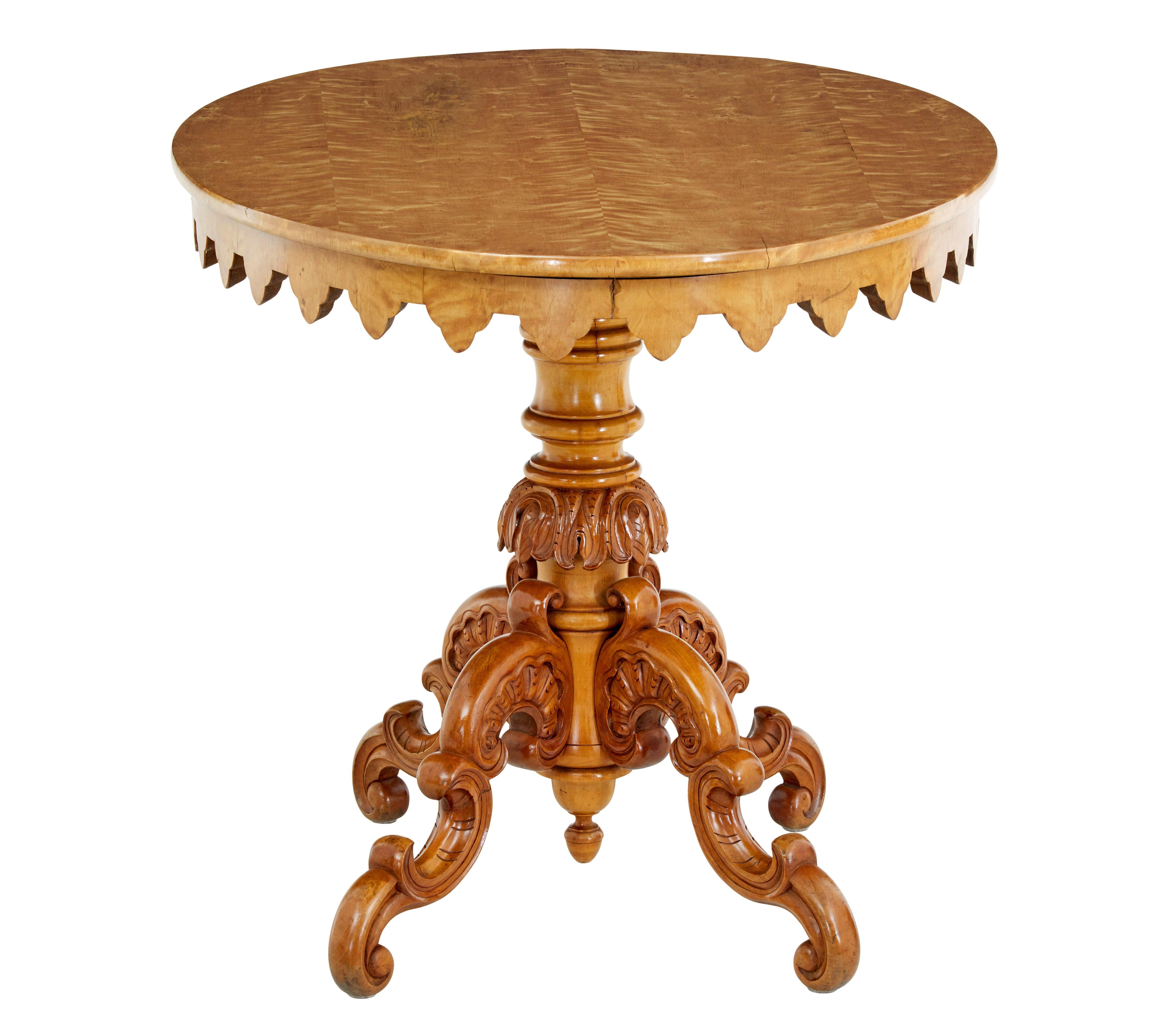 Bouleau Table d'appoint ovale en bouleau suédois du XIXe siècle en vente