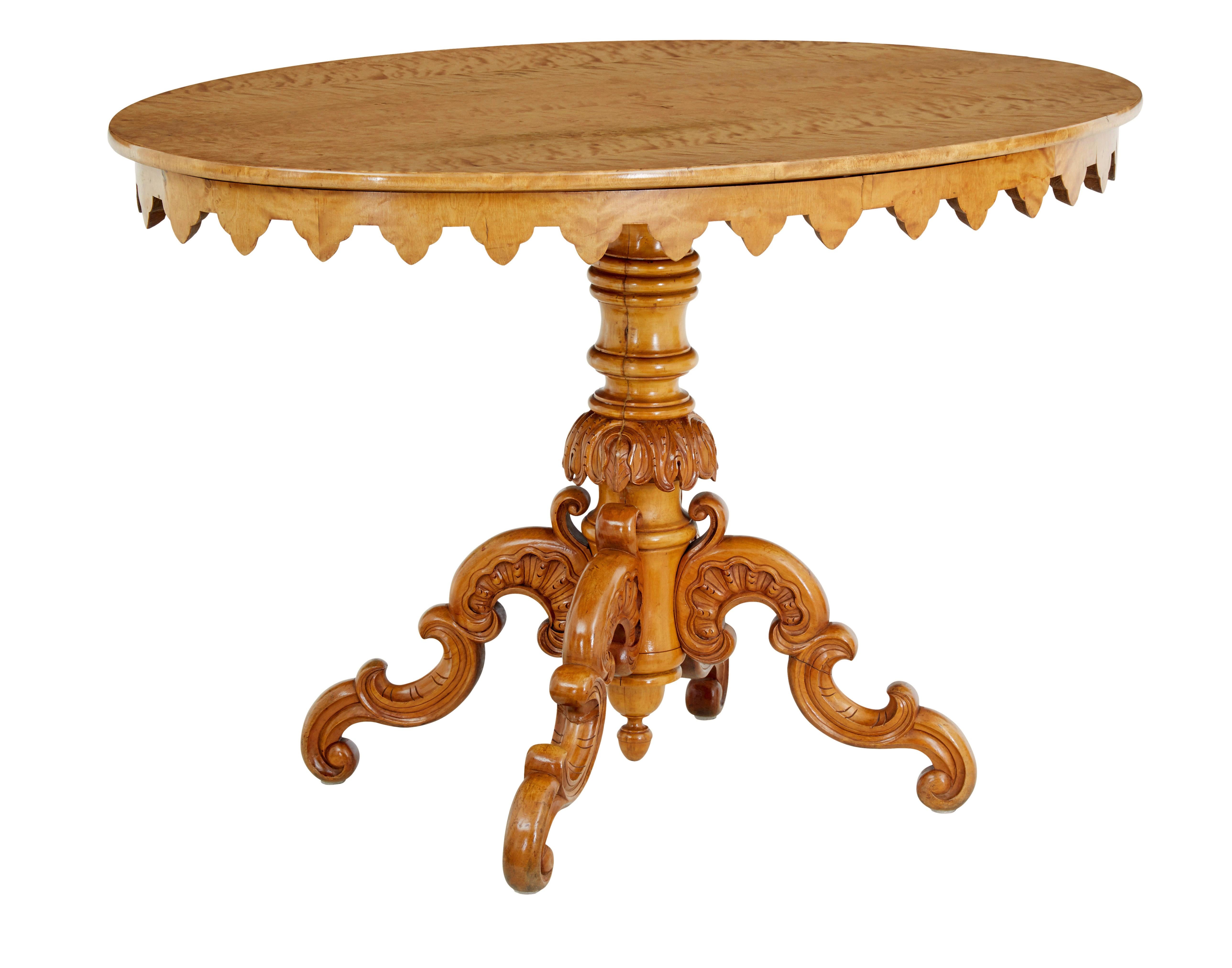 Table d'appoint ovale en bouleau suédois du XIXe siècle en vente 1