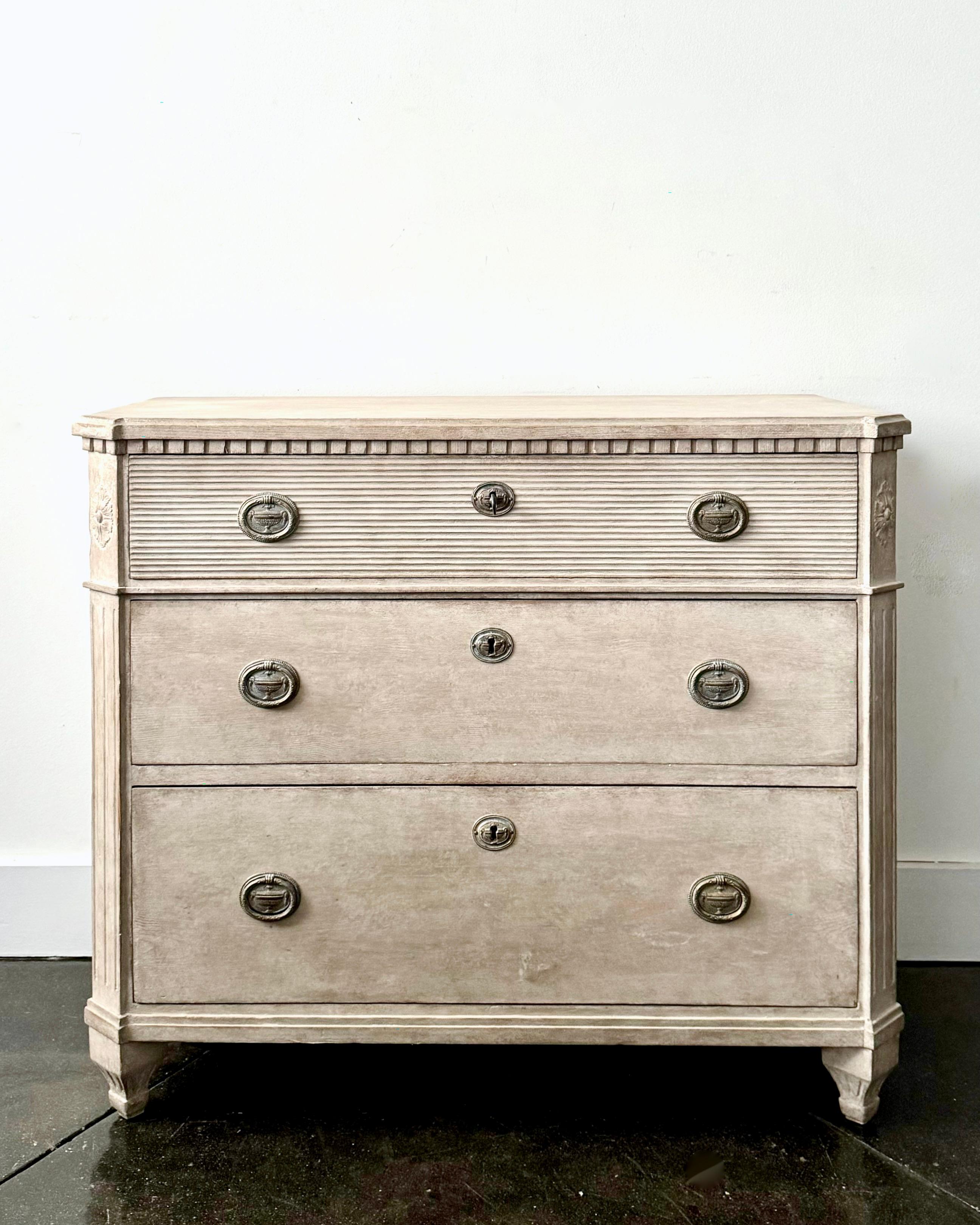 Gustavian Swedish 19th Century Chest of Drawer With Reeded Drawer Front